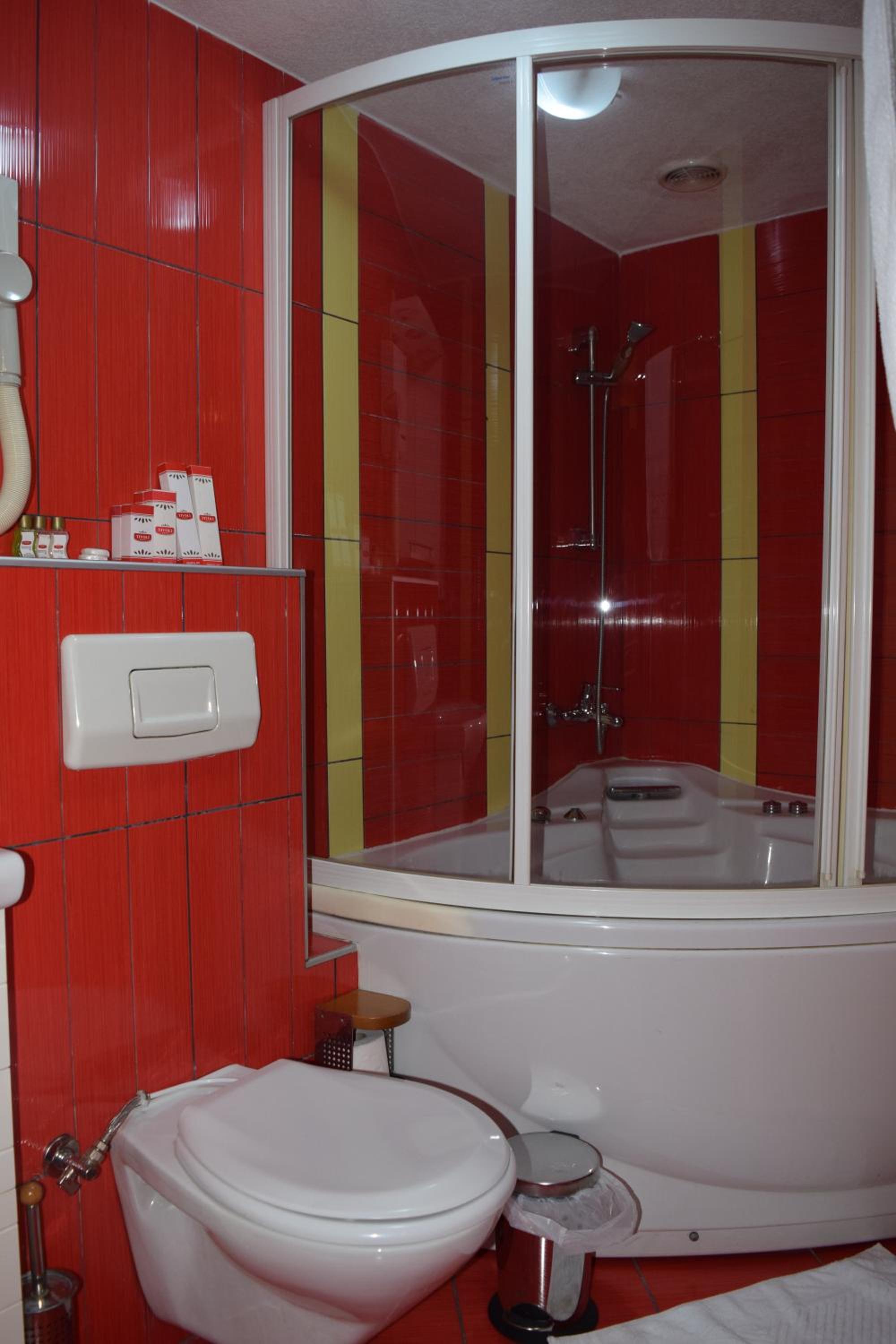Superior King Room - Photo 18