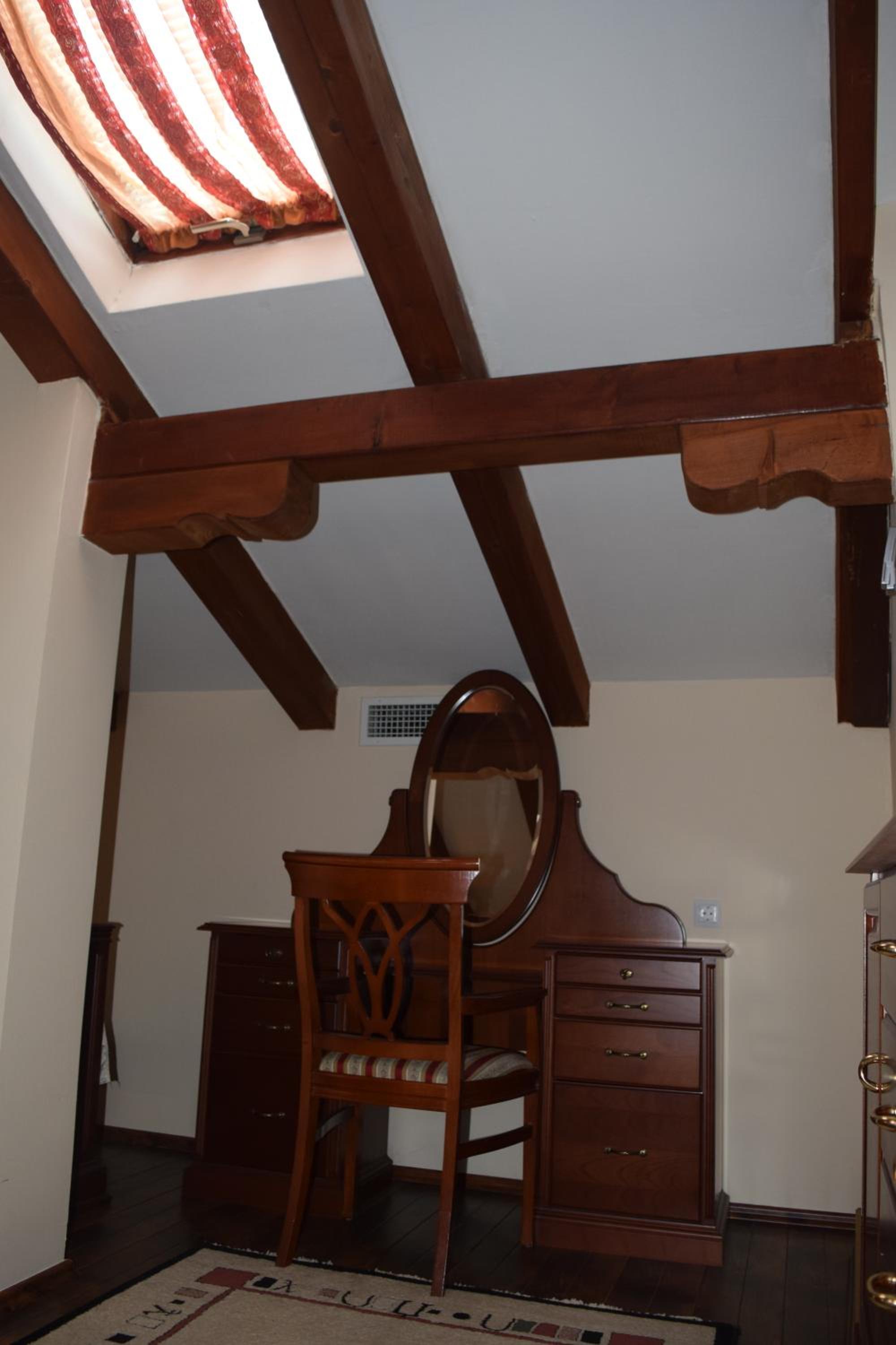 Superior King Room - Photo 17