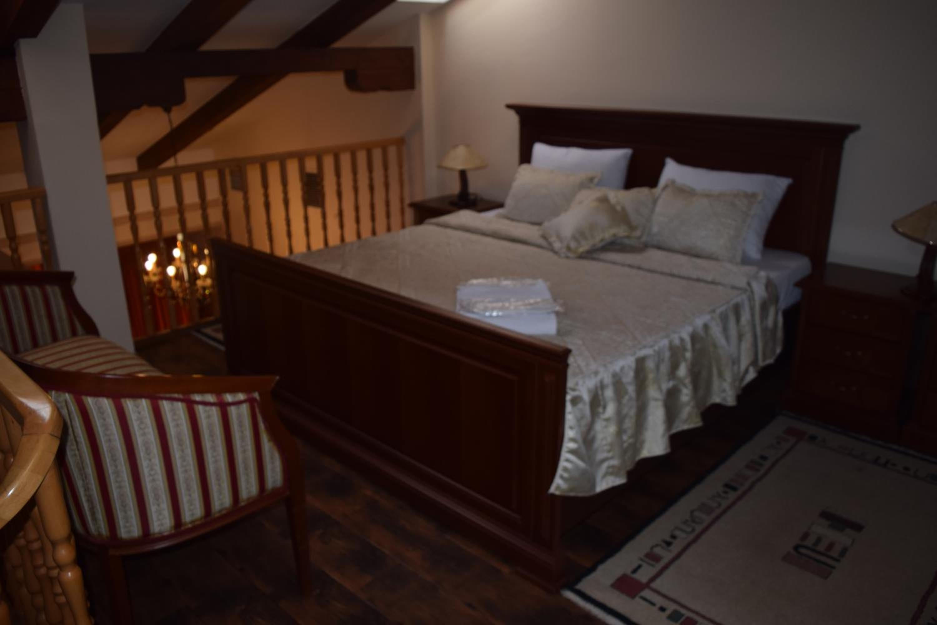 Superior King Room - Photo 16