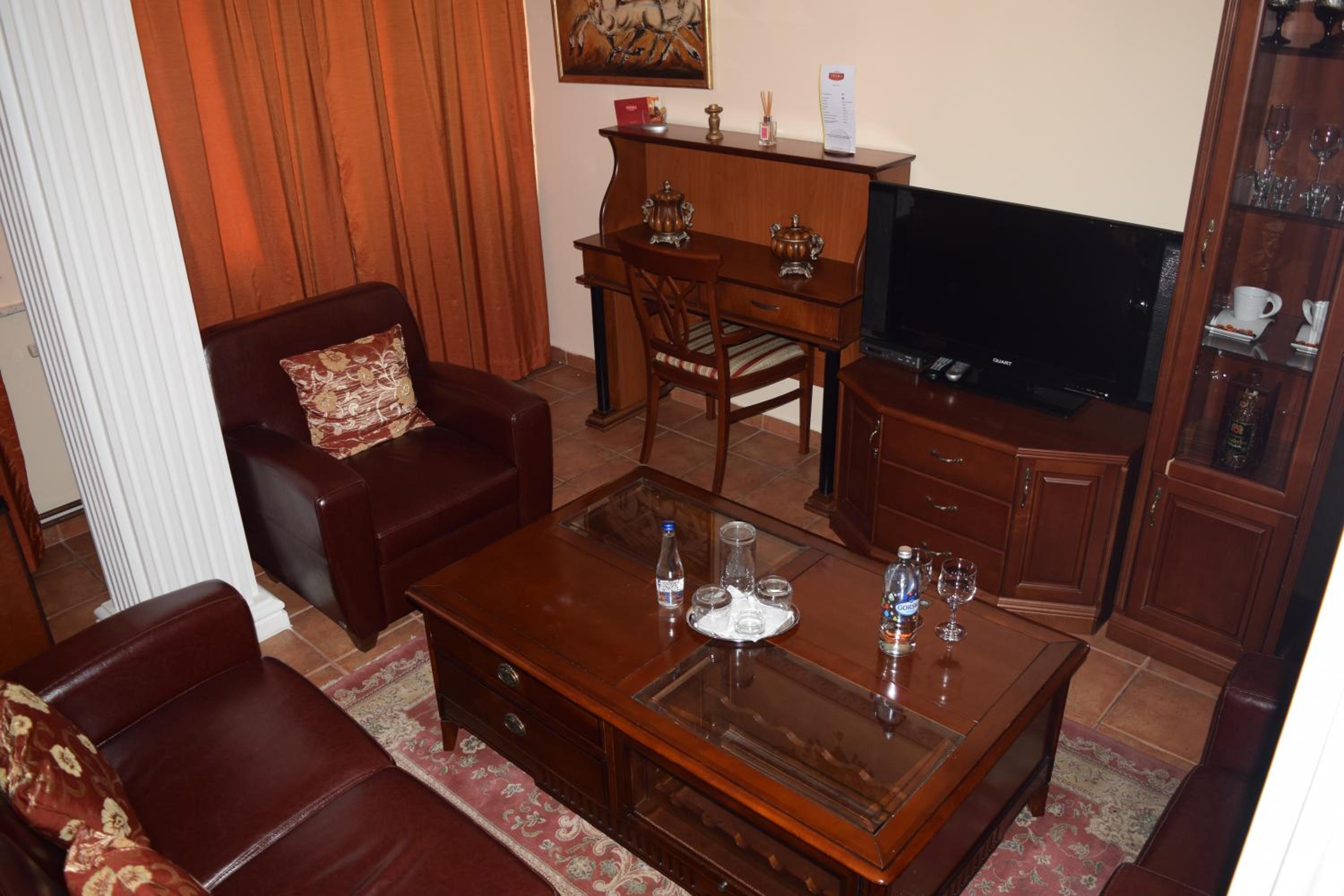 Superior King Room - Photo 9