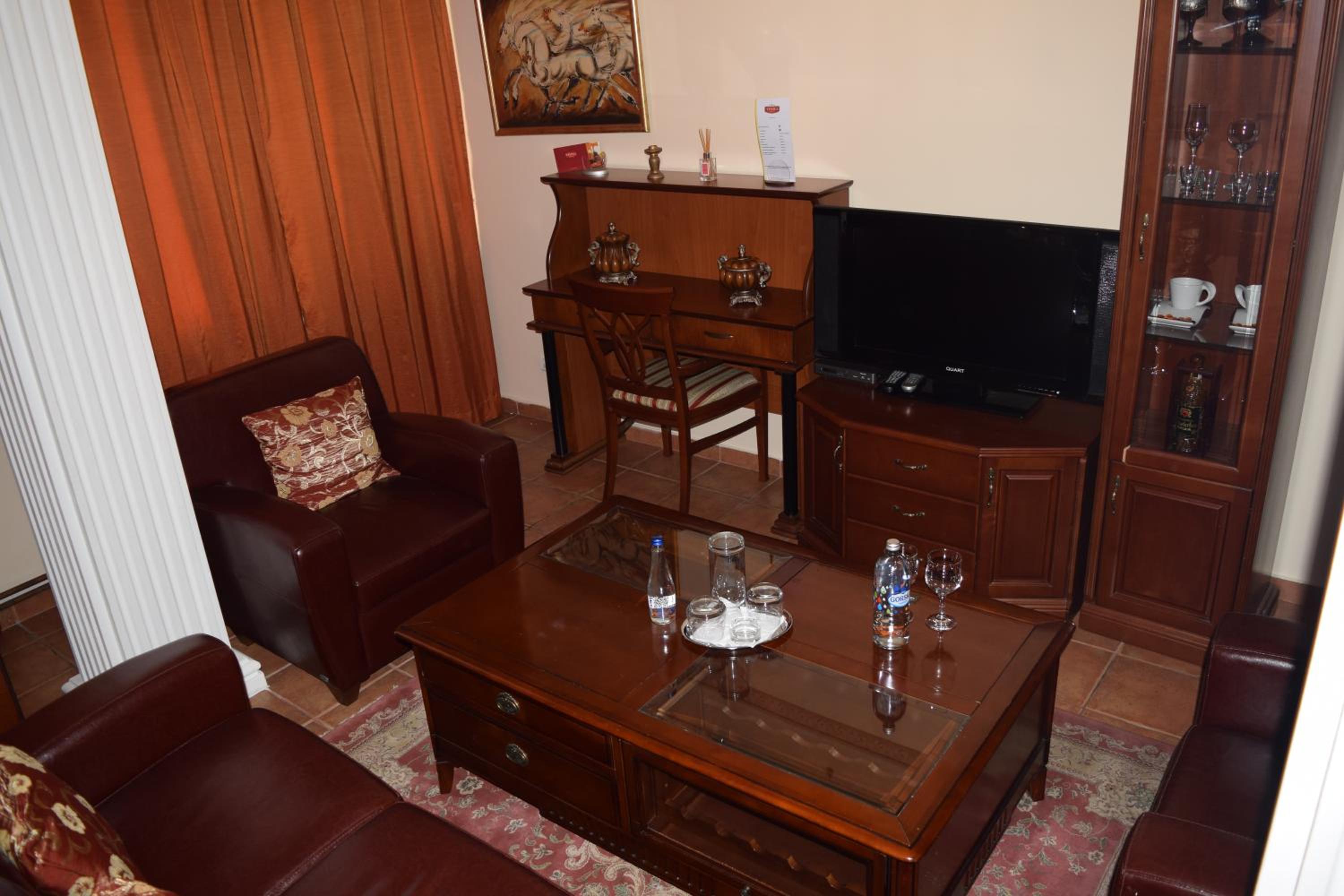 Superior King Room - Photo 8