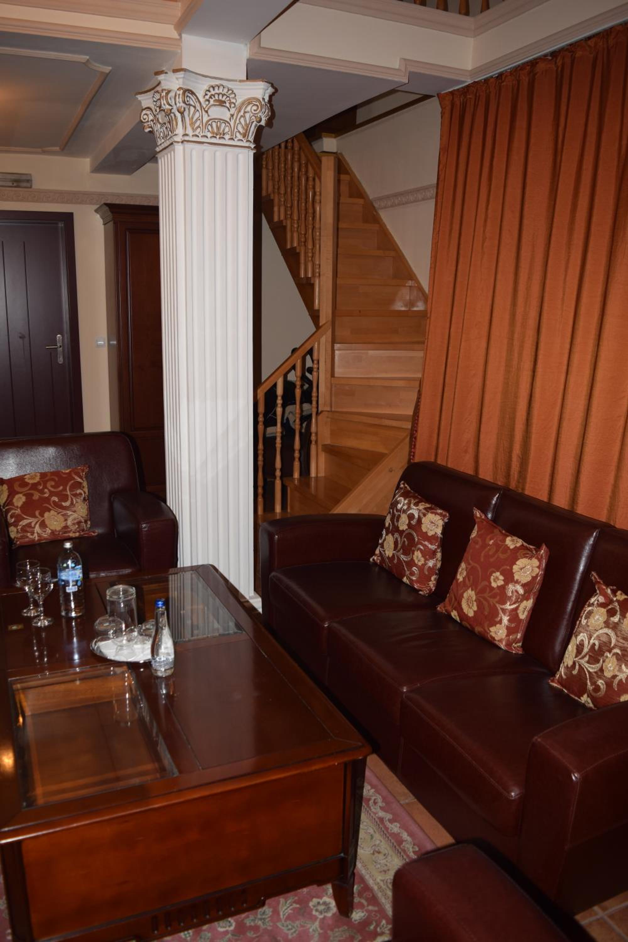 Superior King Room - Photo 7