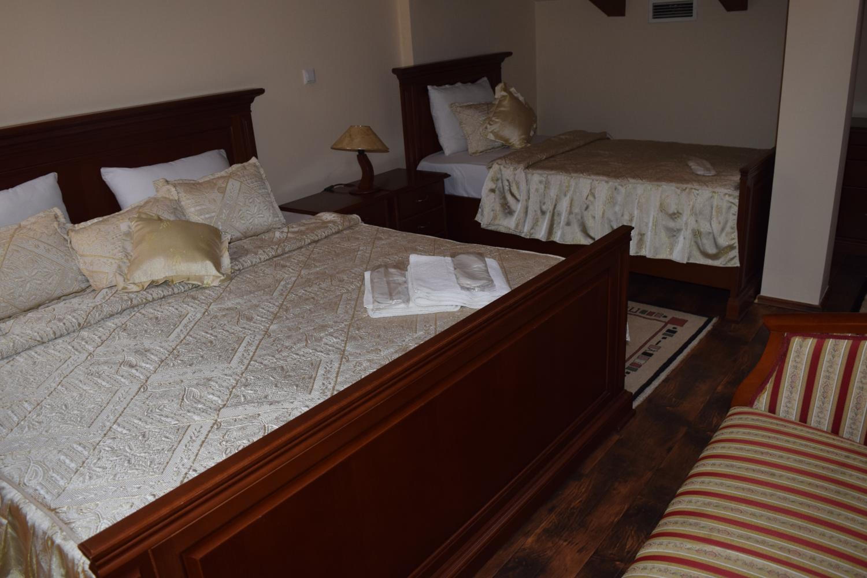 Superior King Room - Photo 5