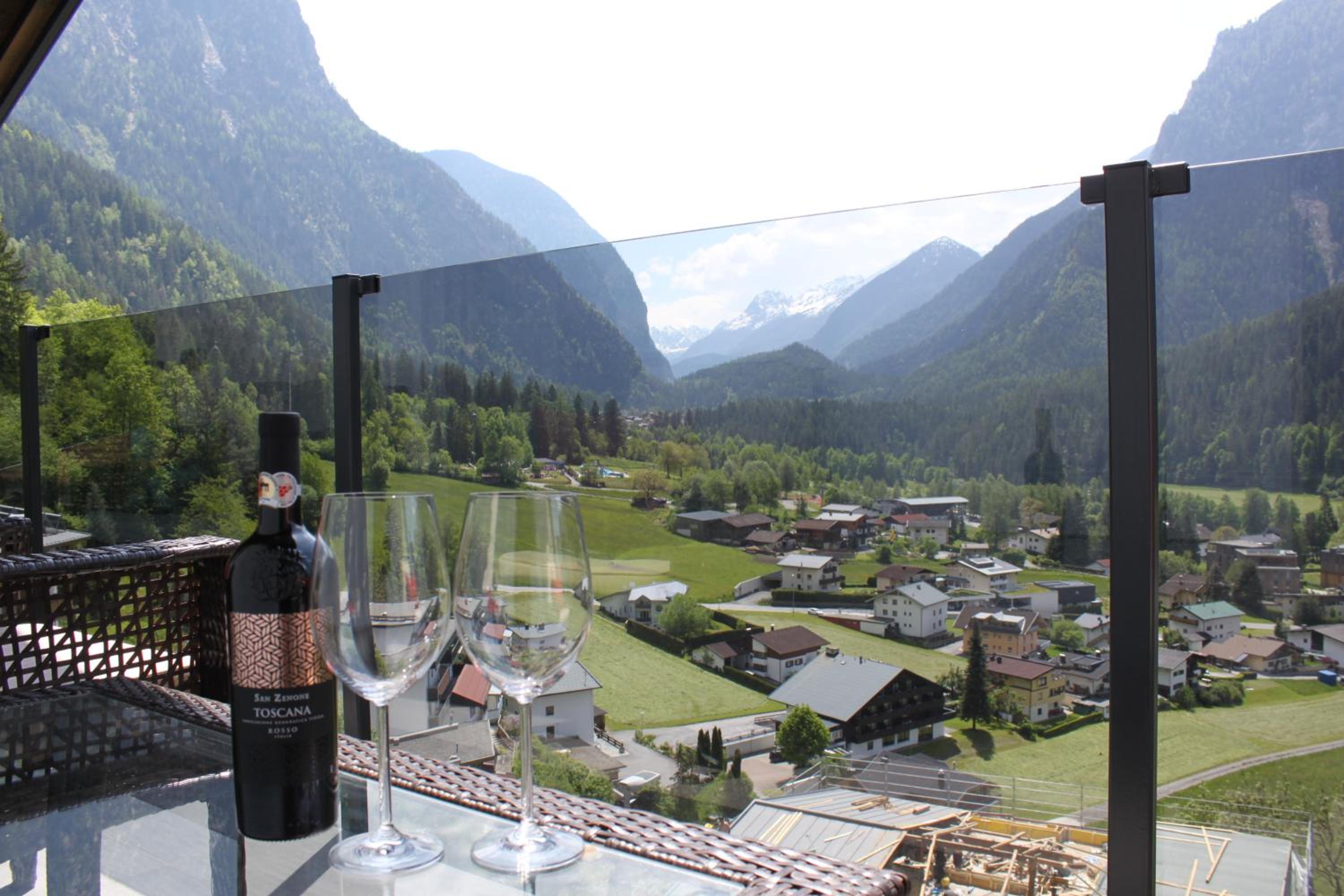 Two-Bedroom Apartment with Balcony and Panoramic View (4-5 People) photo 3
