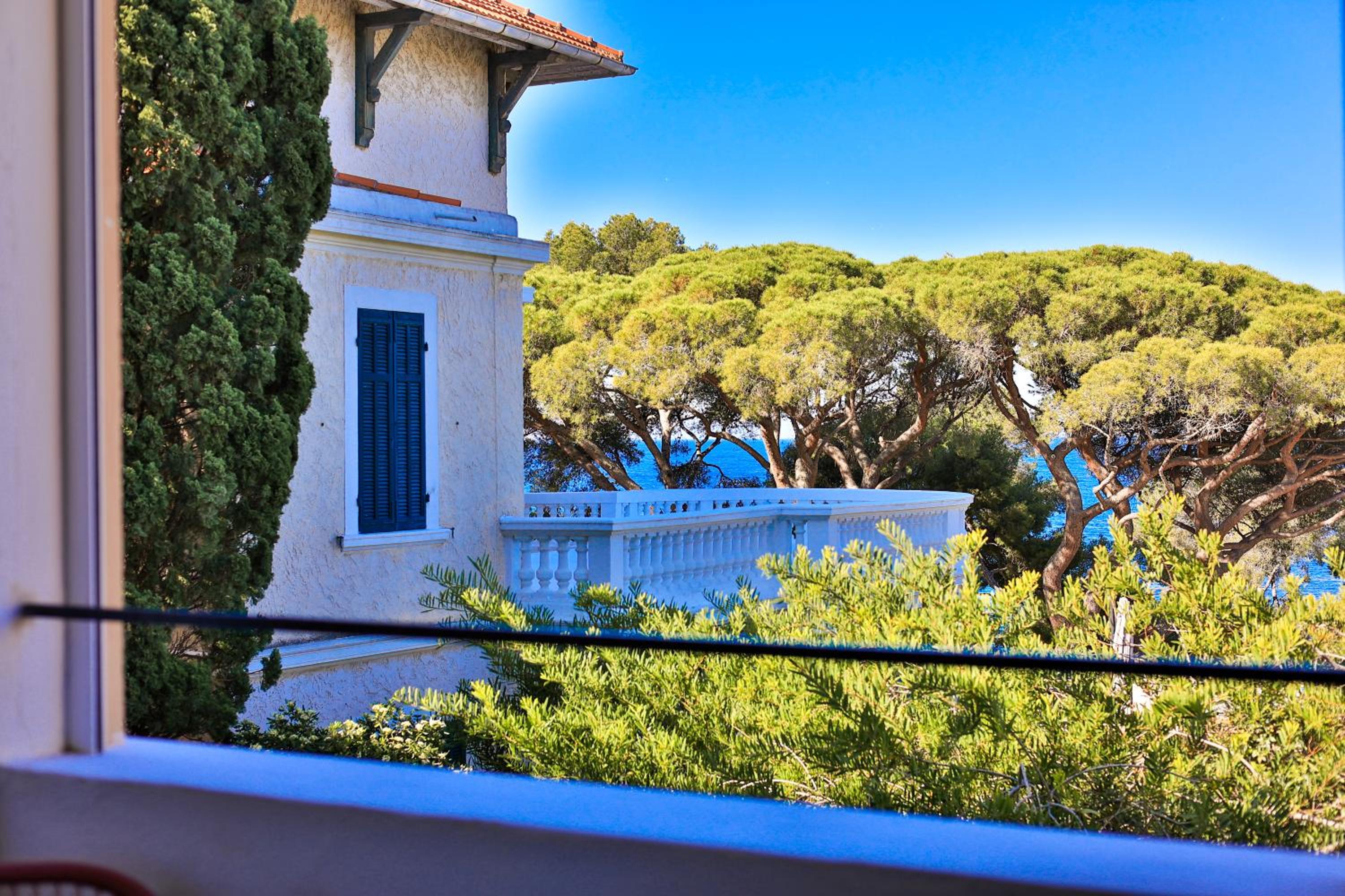 Superior Suite with Terrace and Sea View - Photo 2