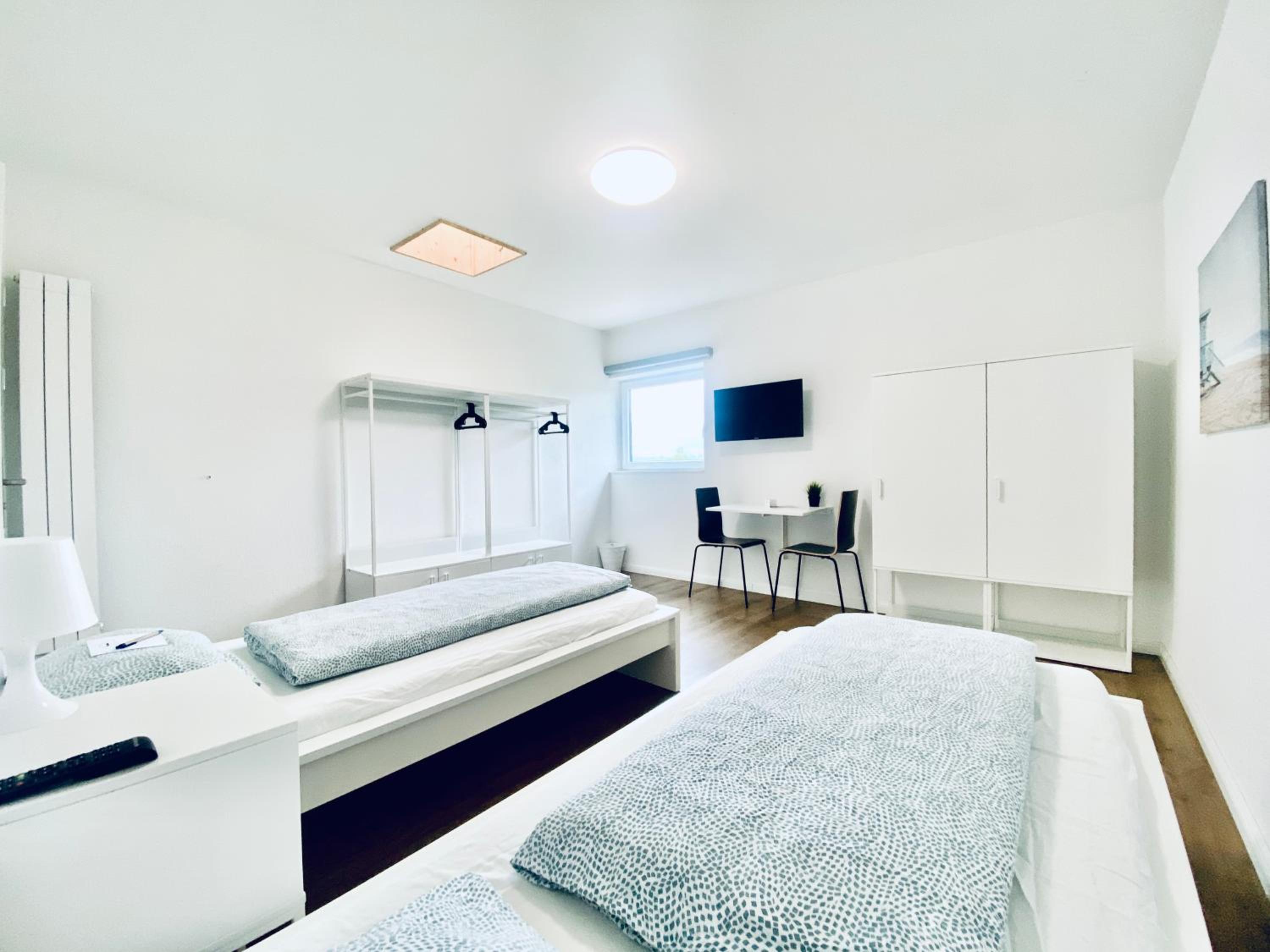 Standard Twin Room with Shared Bathroom photo 1