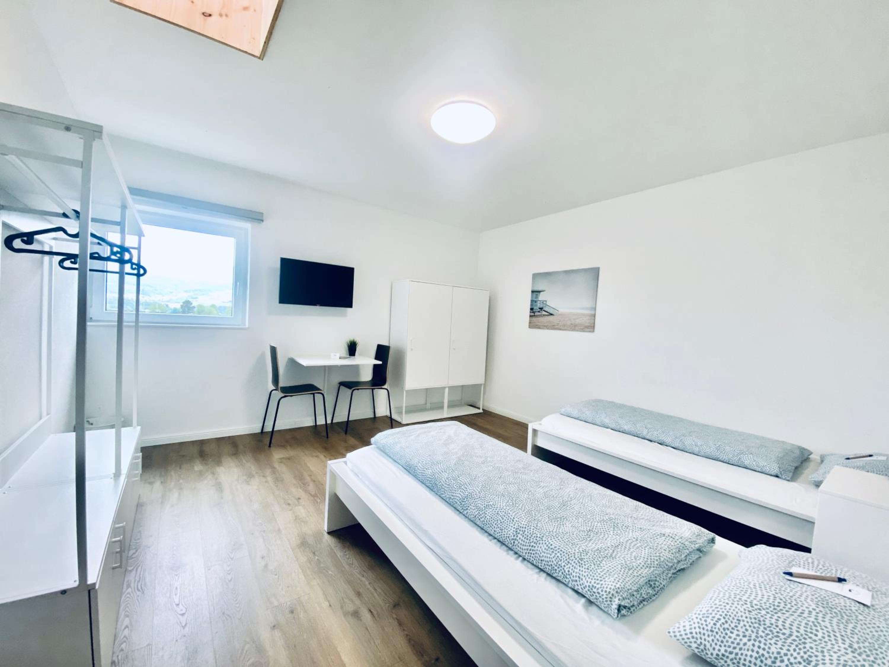 Standard Twin Room with Shared Bathroom photo 2