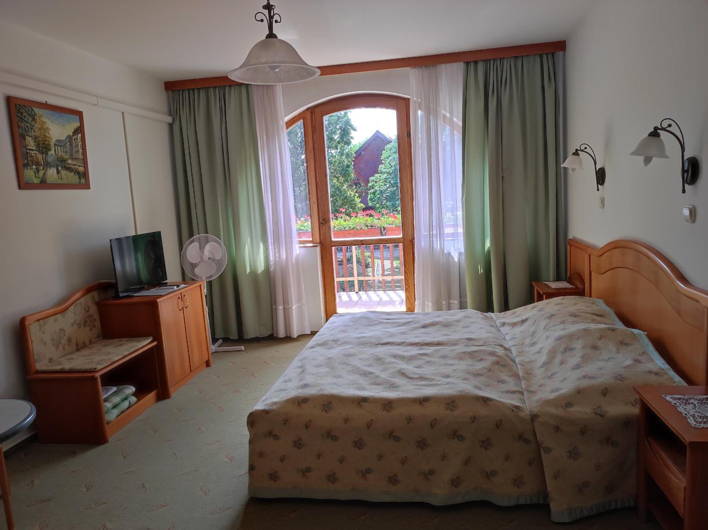 Studio (2 Adults)