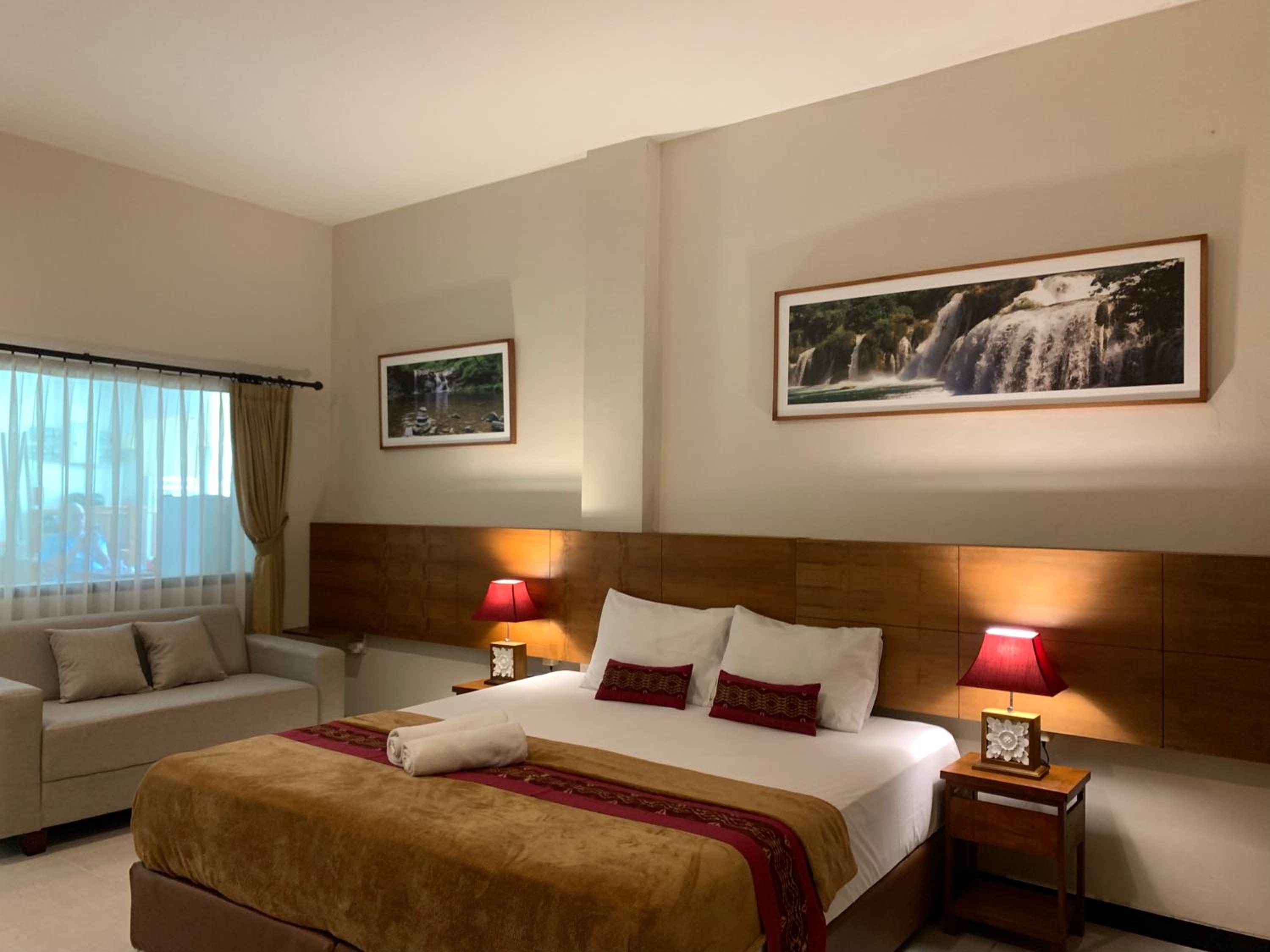 Deluxe Double Room with Balcony - Photo 1