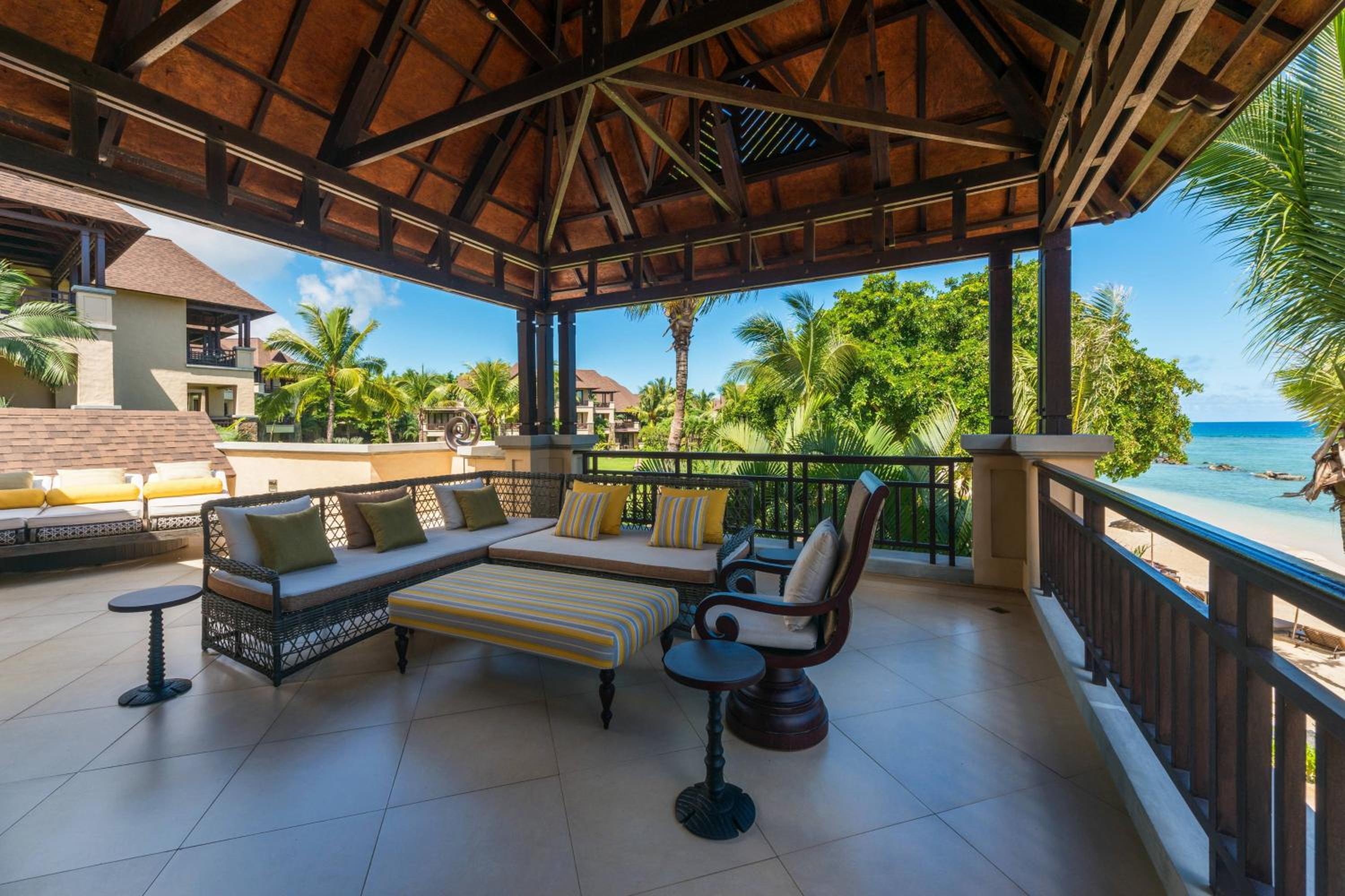 Beachfront Suite - Photo 5