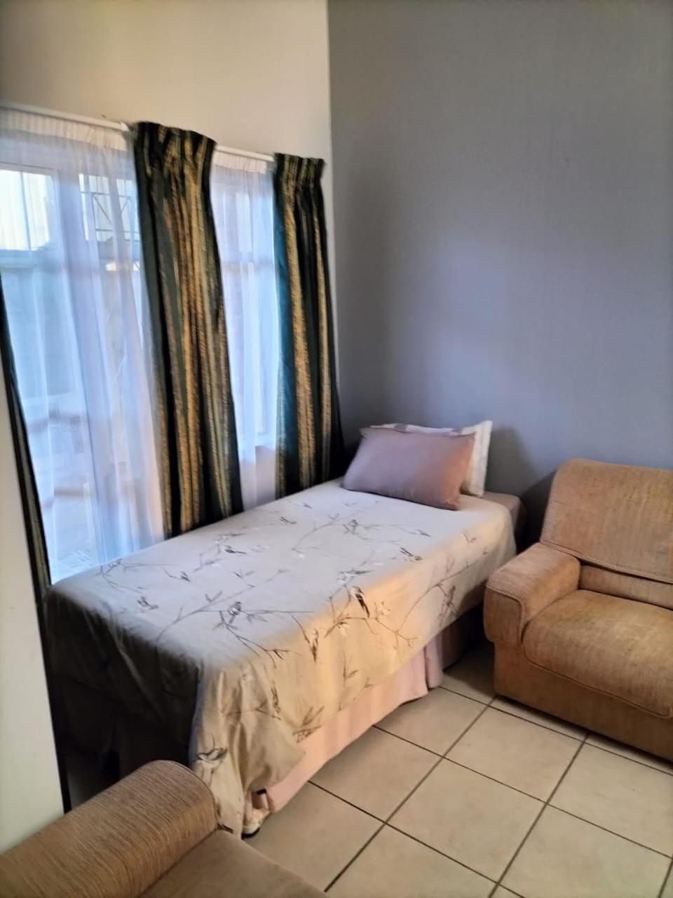 Double Room - Photo 3