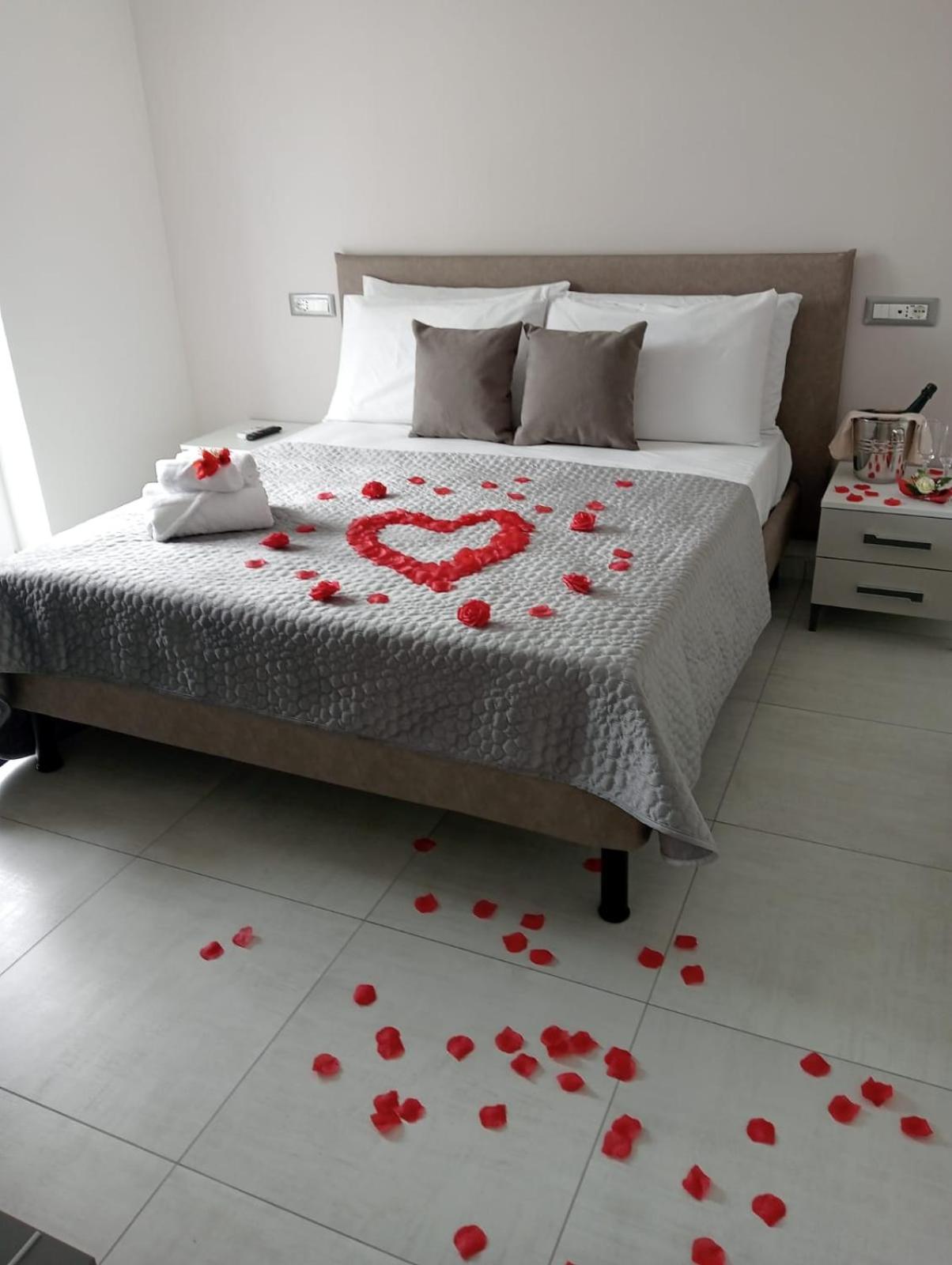 Deluxe Room - Photo 17