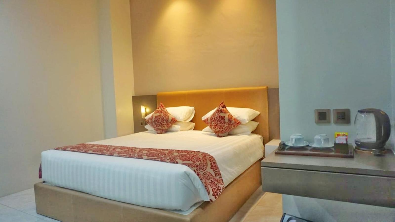 Suite with Lake View