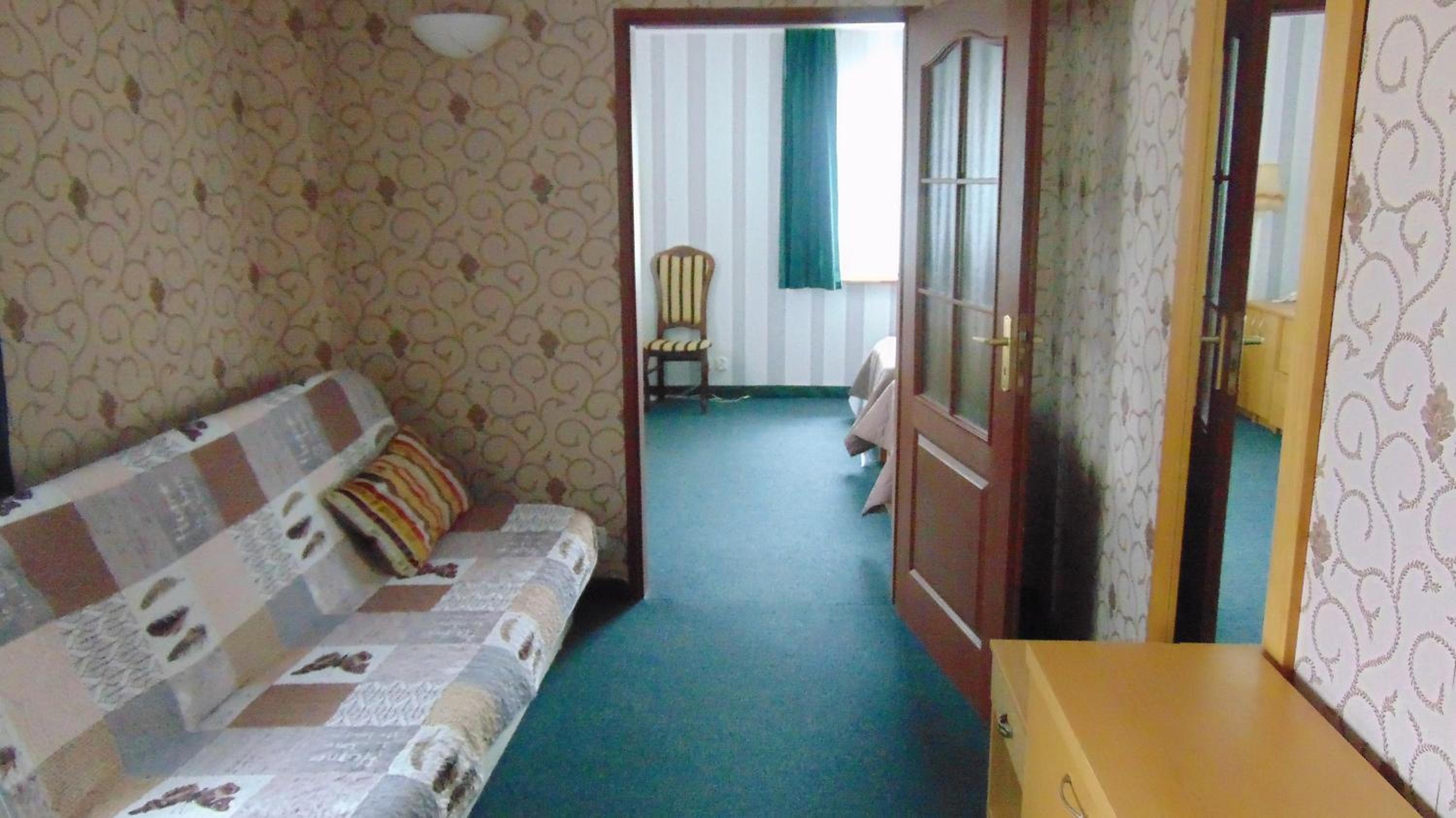 Suite (2 Adults) - Photo 3