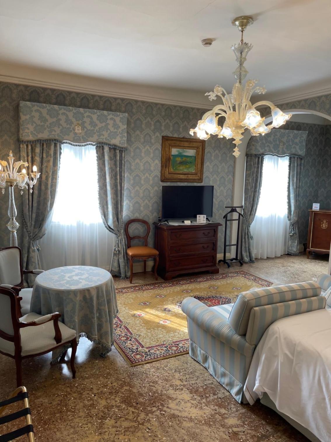 Suite with Park View - Photo 30