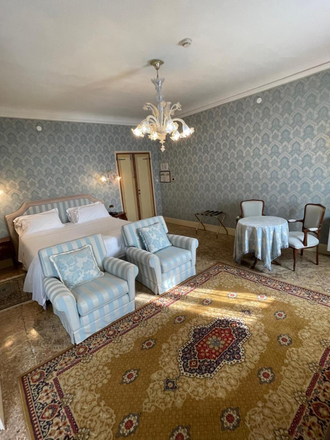 Suite with Park View - Photo 4