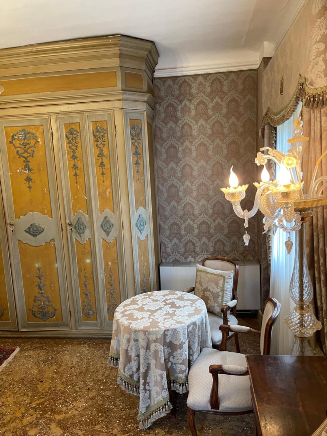 Suite with Park View - Photo 13