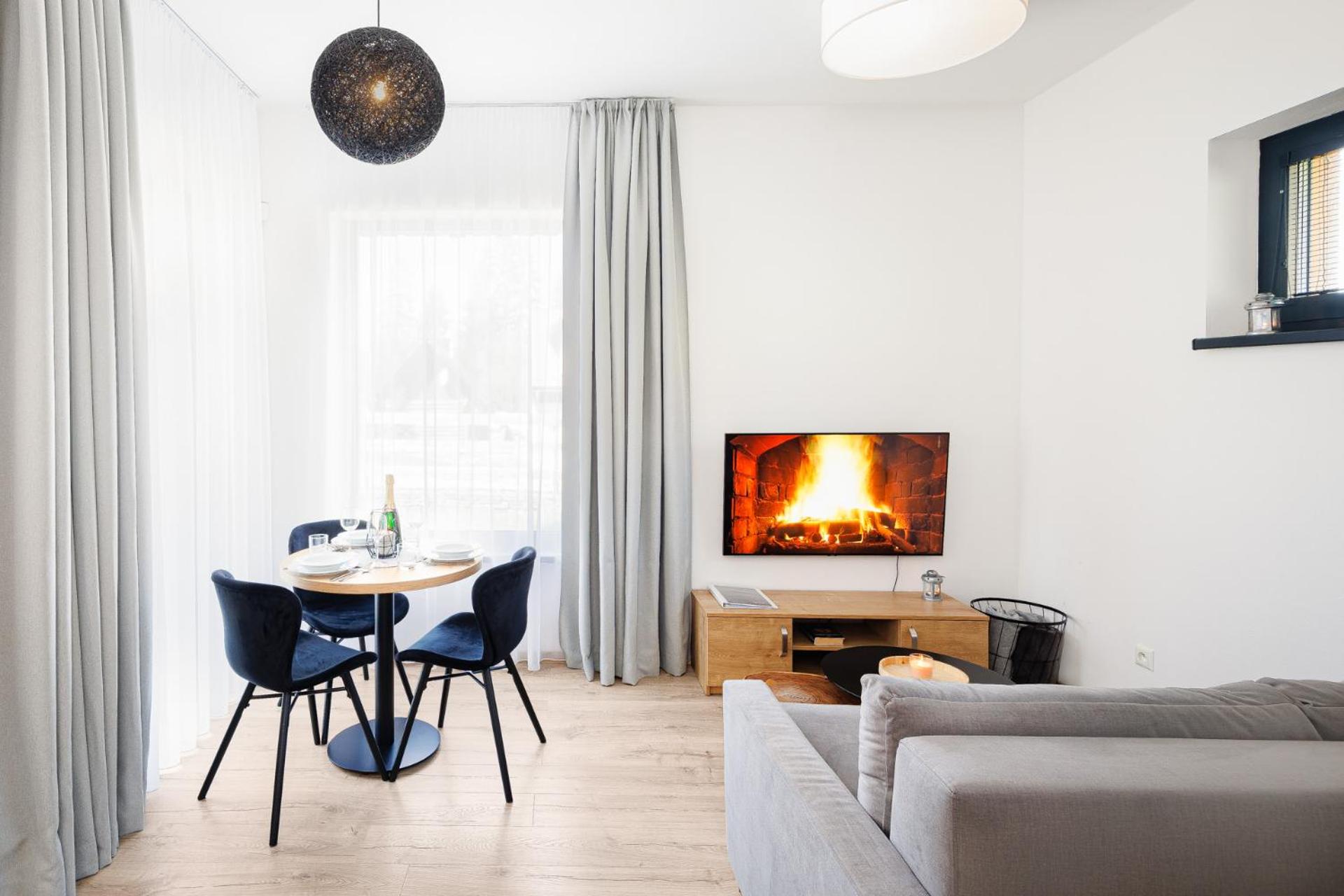 One-Bedroom Apartment - Photo 10