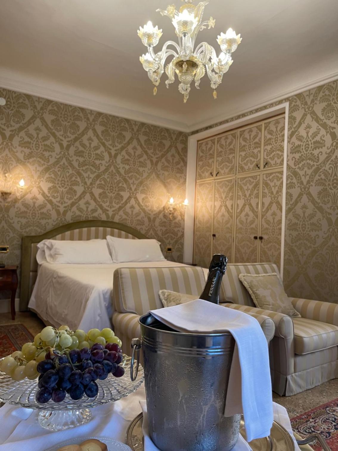 Suite with Park View - Photo 5