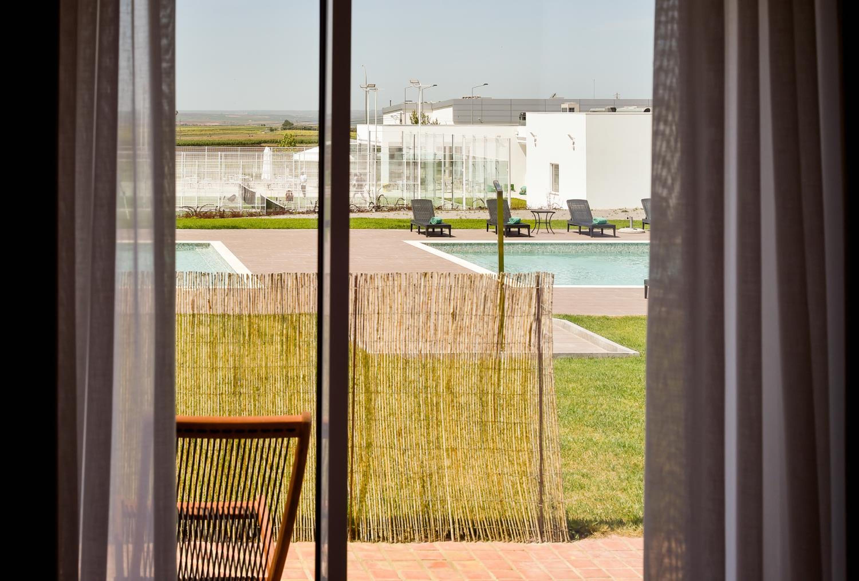 Suite with Pool View - Photo 5