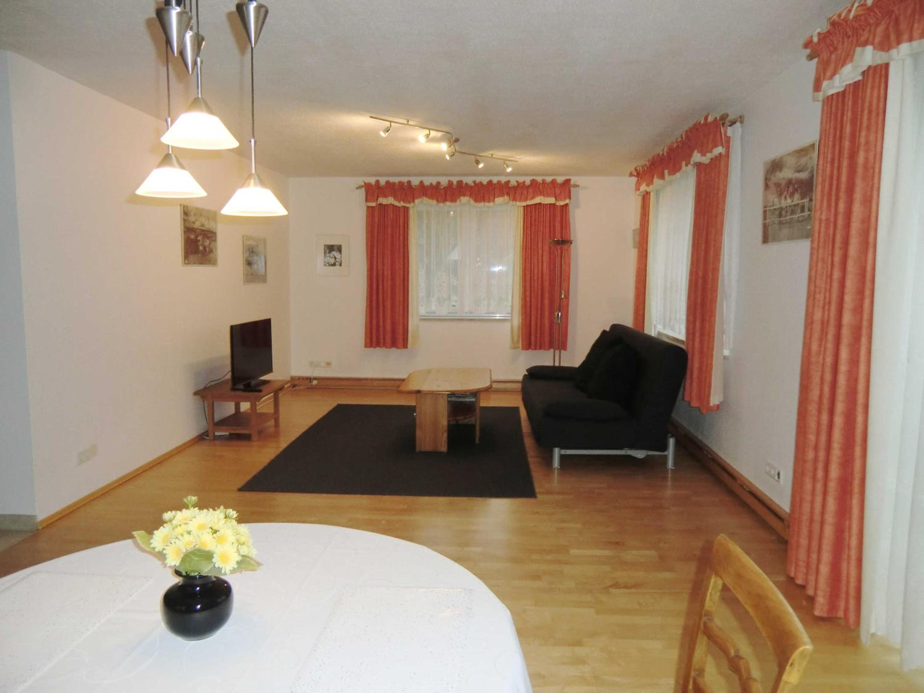One-Bedroom Apartment with Shower photo 1