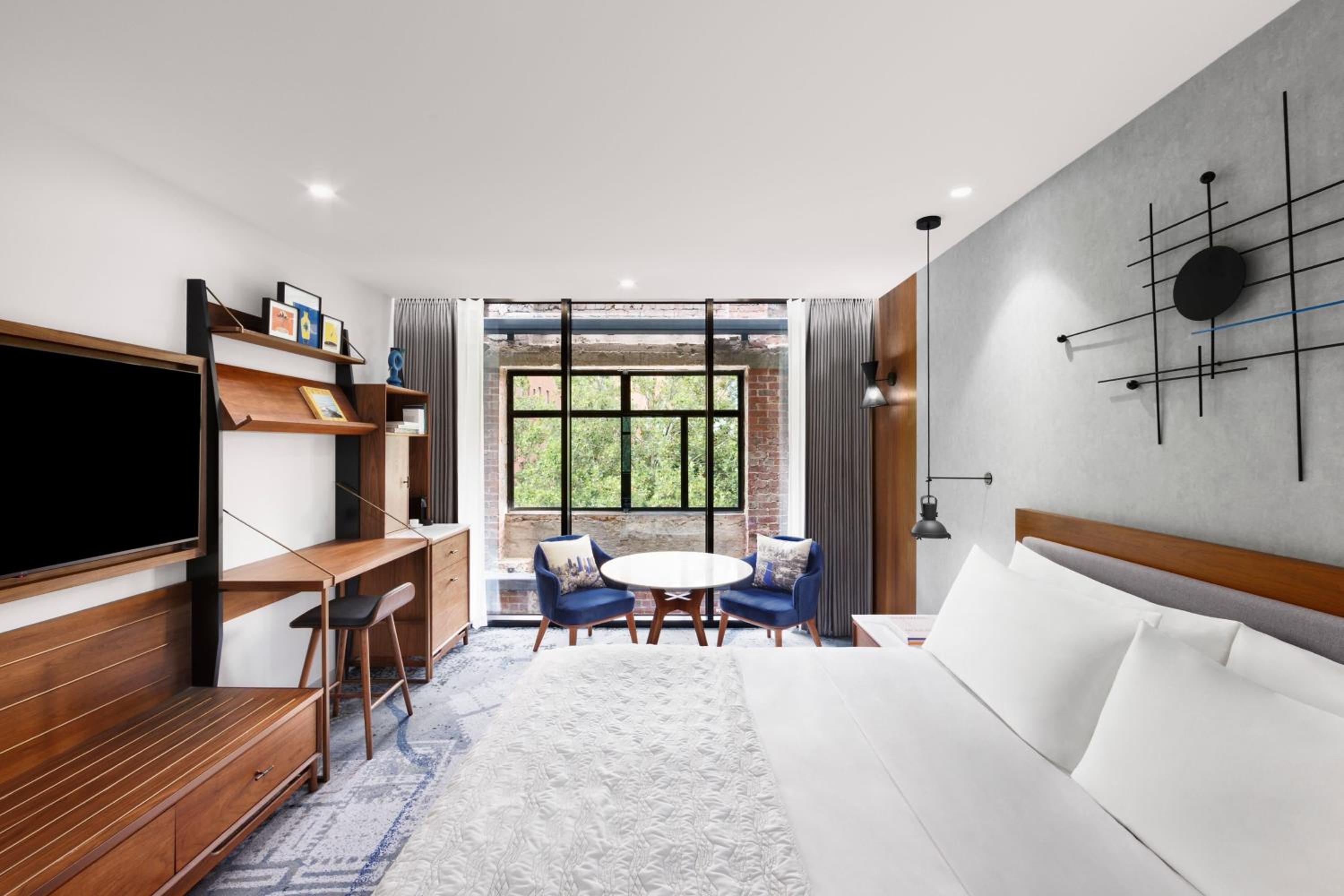Heritage King Room