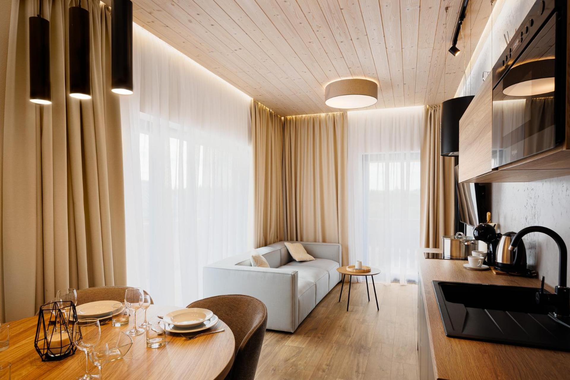 Two-Bedroom Apartment with Mountain View photo 2