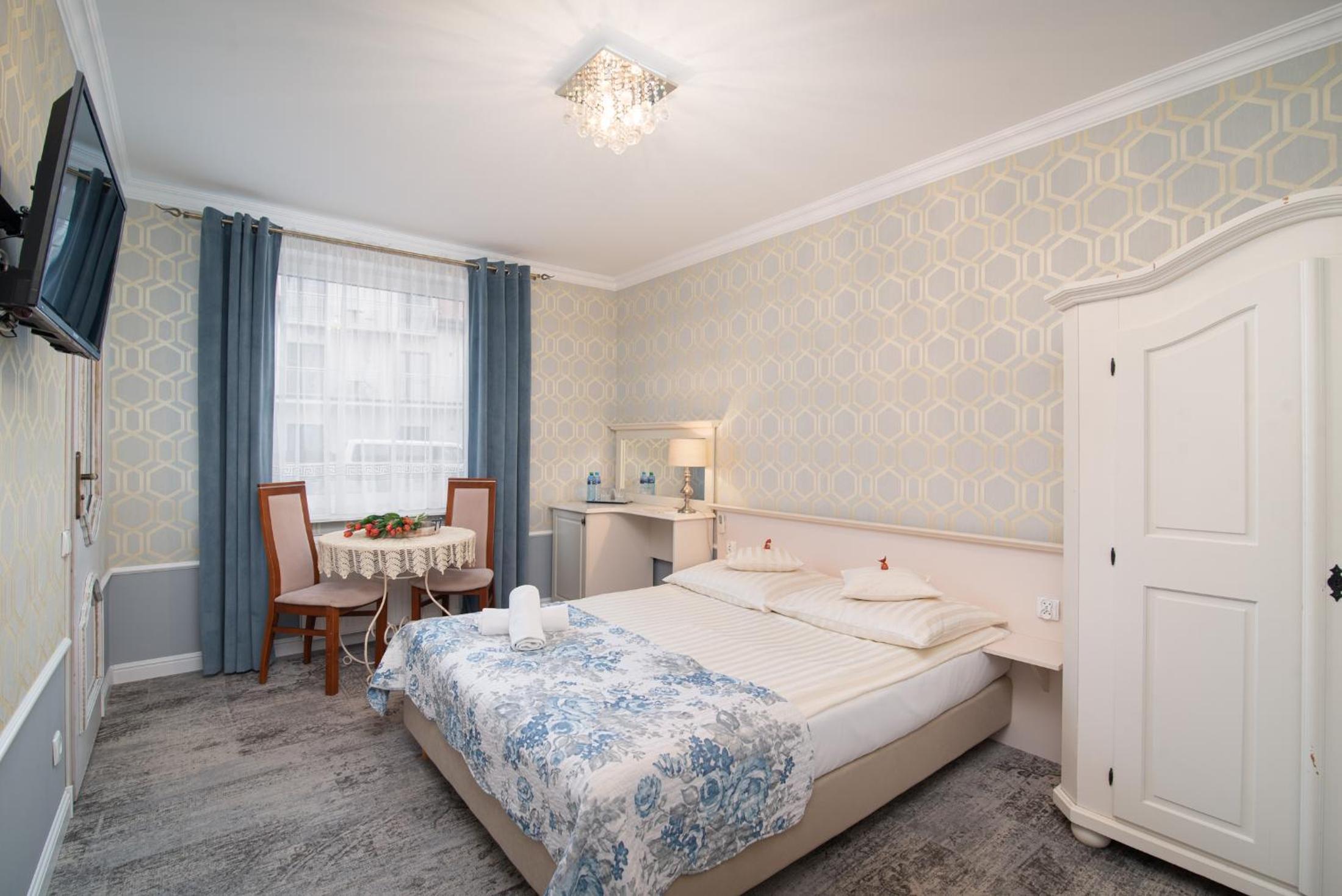 Double Room with Street View photo 3