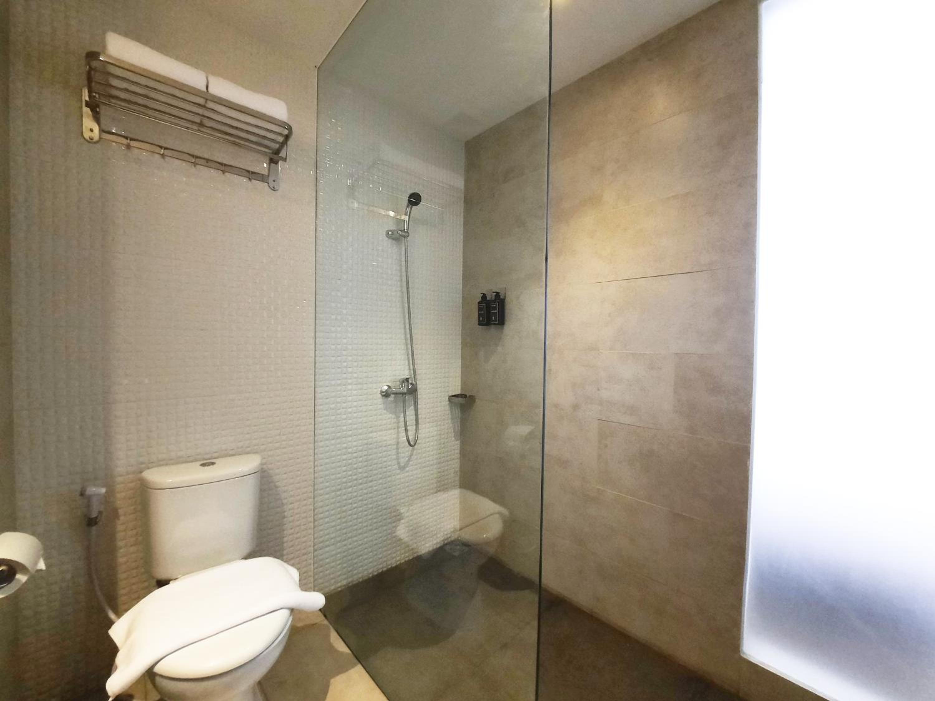 Deluxe Twin Room - Photo 2