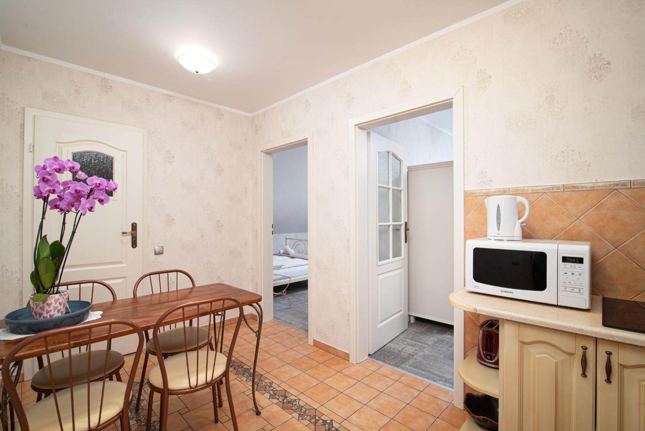 Apartment (4 Adults) photo 2
