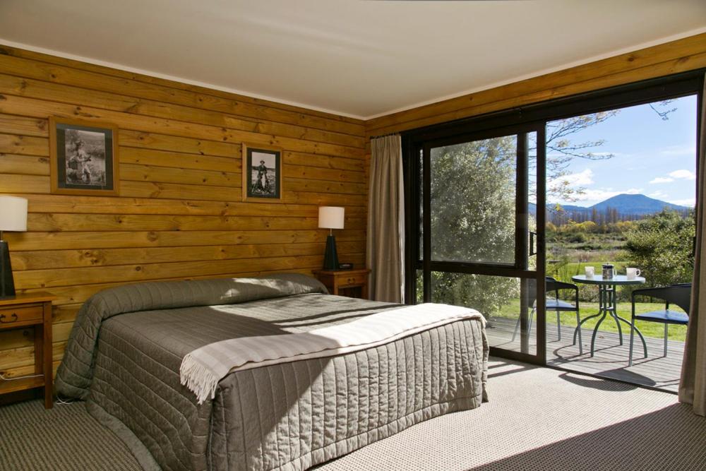 One-Bedroom Chalet - Photo 2