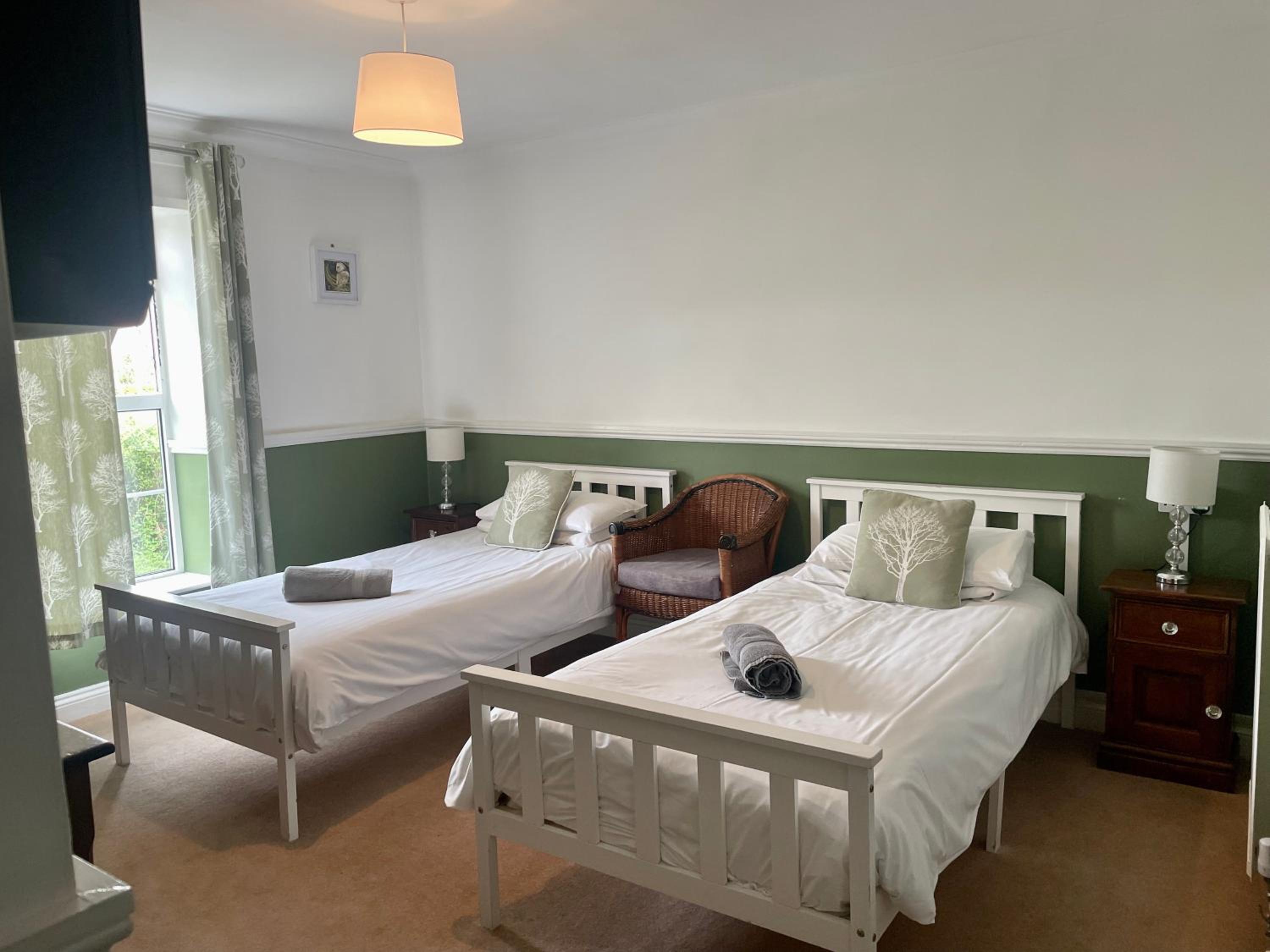 Twin Room - Photo 1