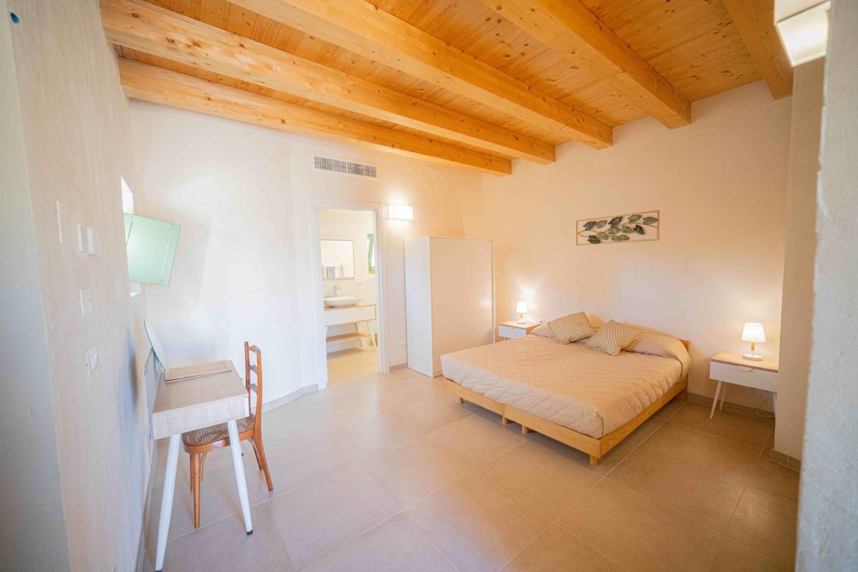Deluxe Double or Twin Room with Lake View
