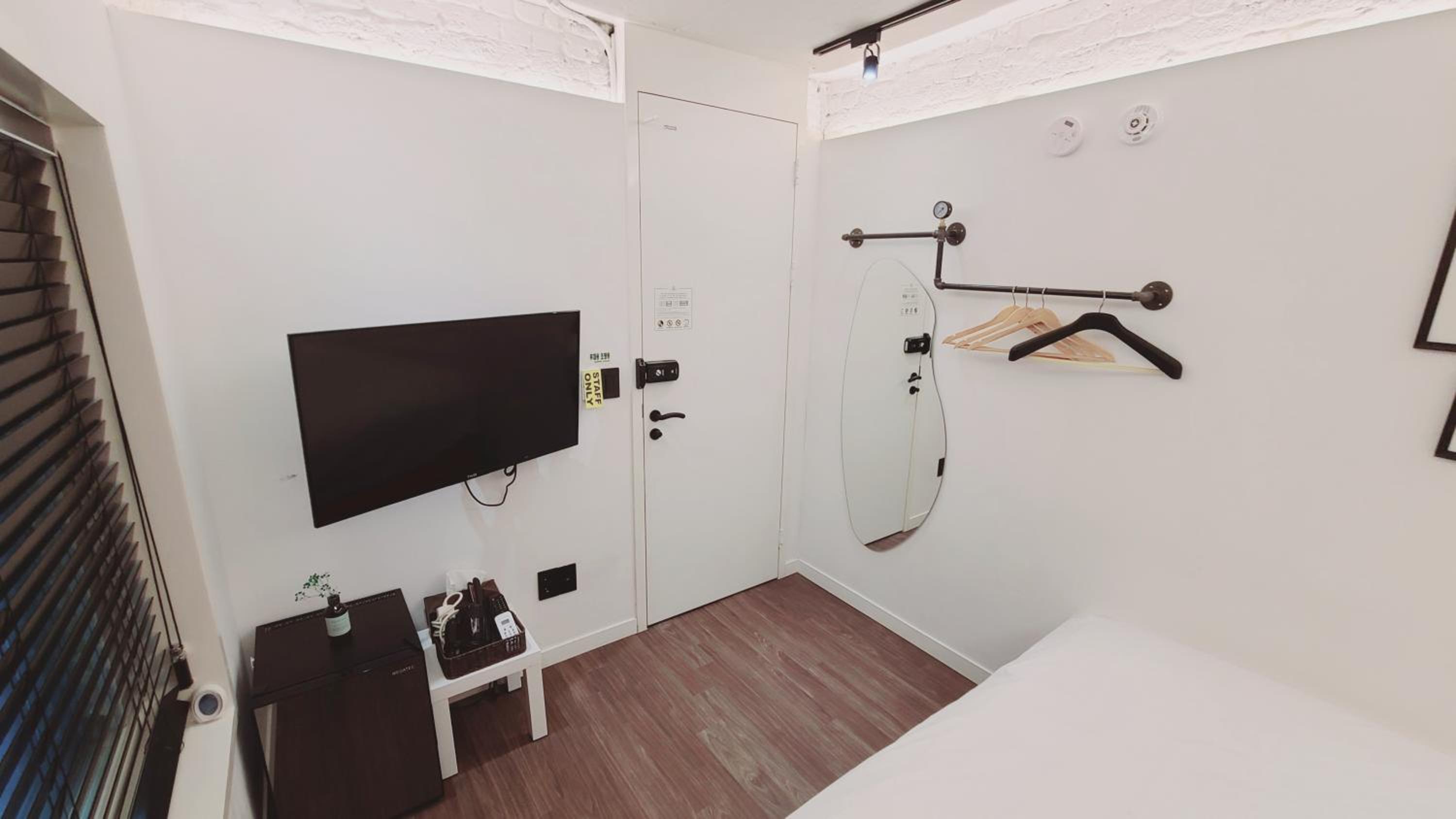 Double Room with Private External Bathroom - Photo 5