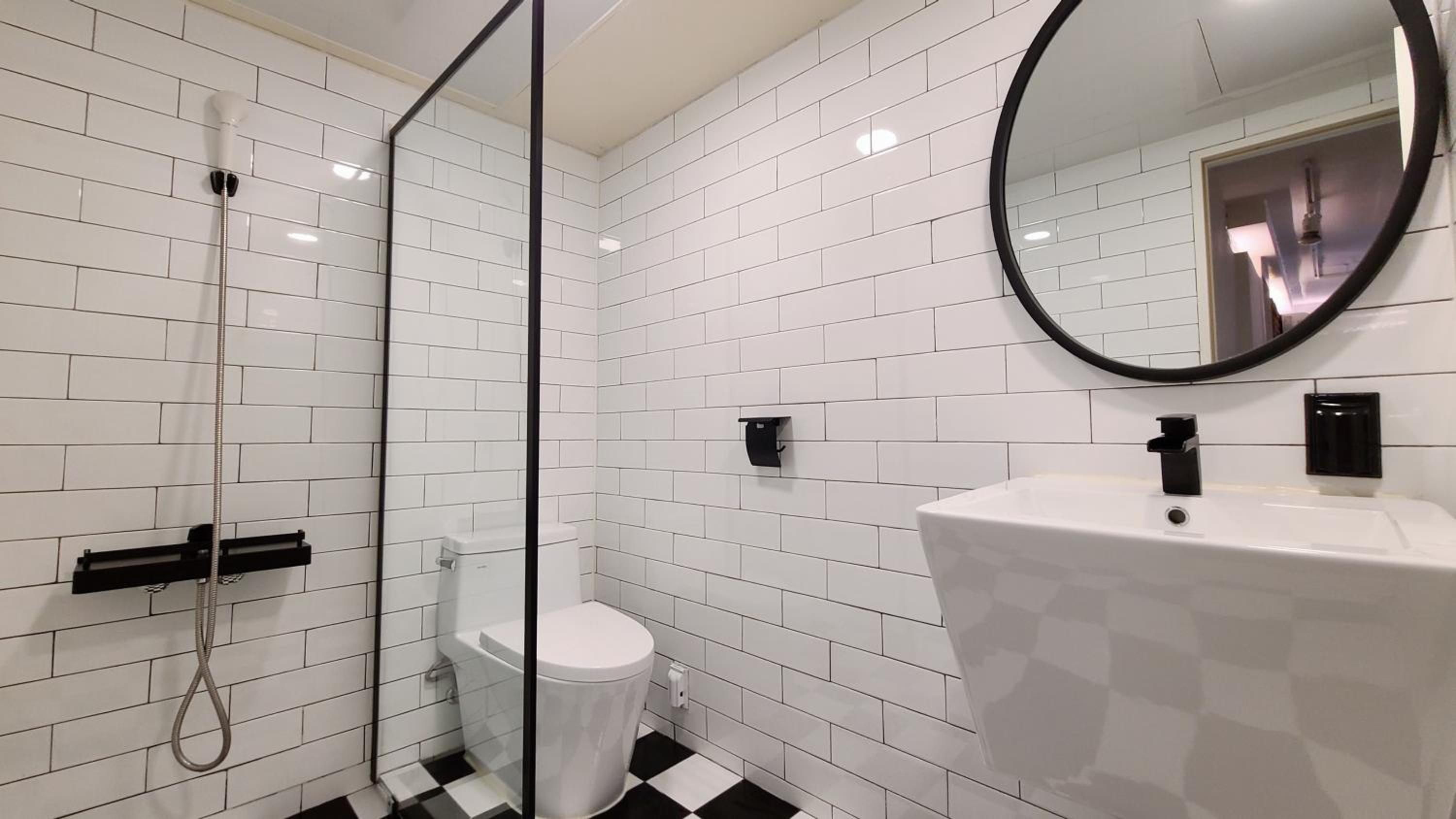 Double Room with Private External Bathroom - Photo 7
