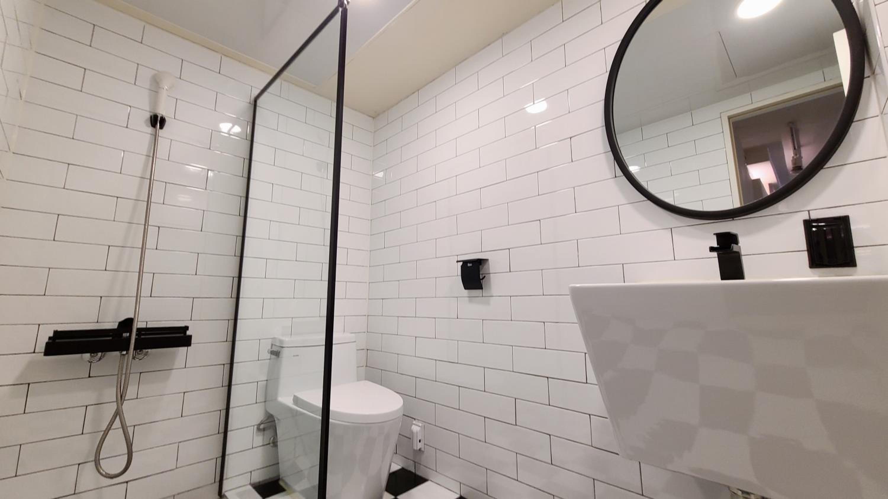 Double Room with Private External Bathroom - Photo 20