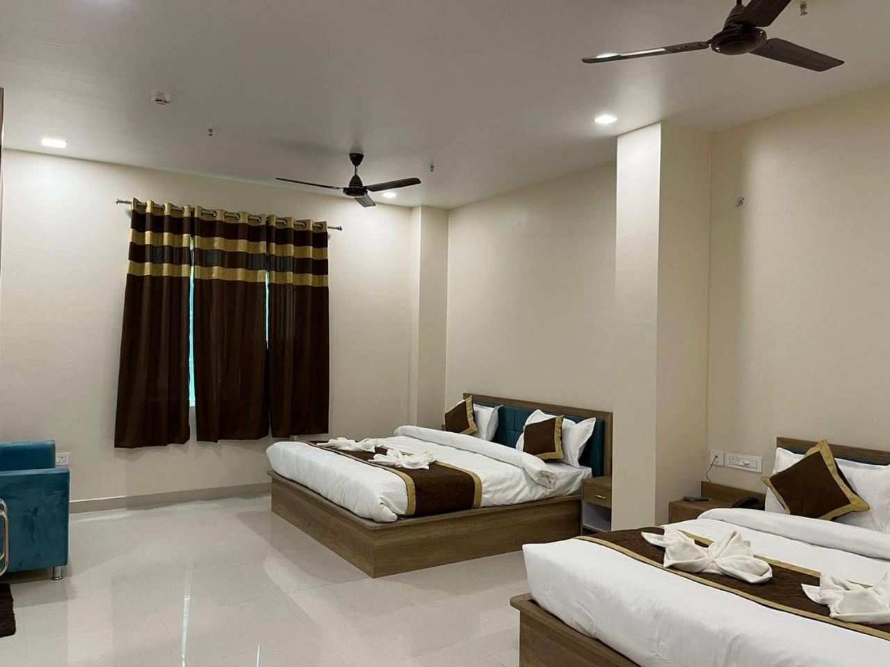 Family Room - Photo 1