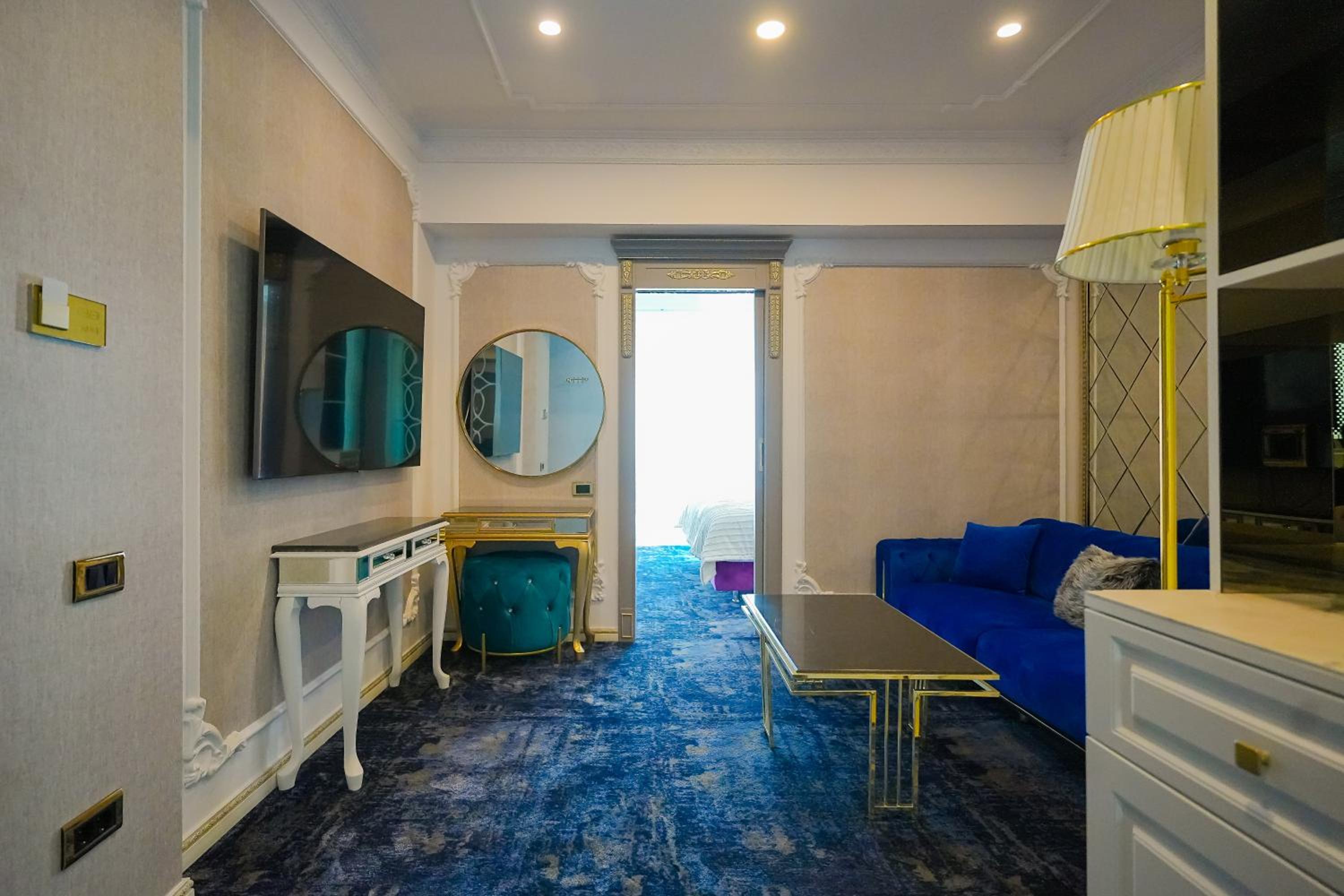 Suite - Photo 2
