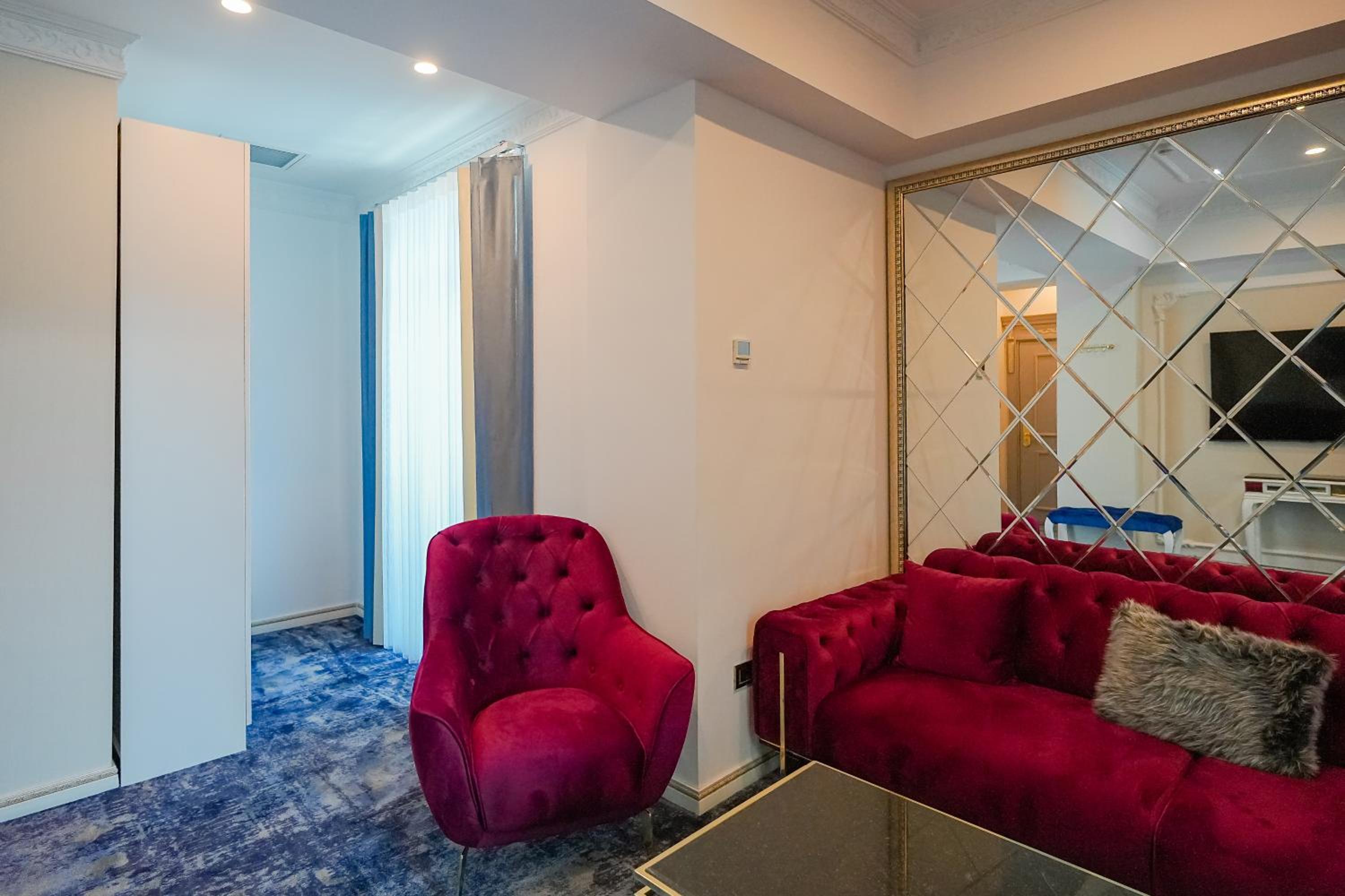 Suite - Photo 6