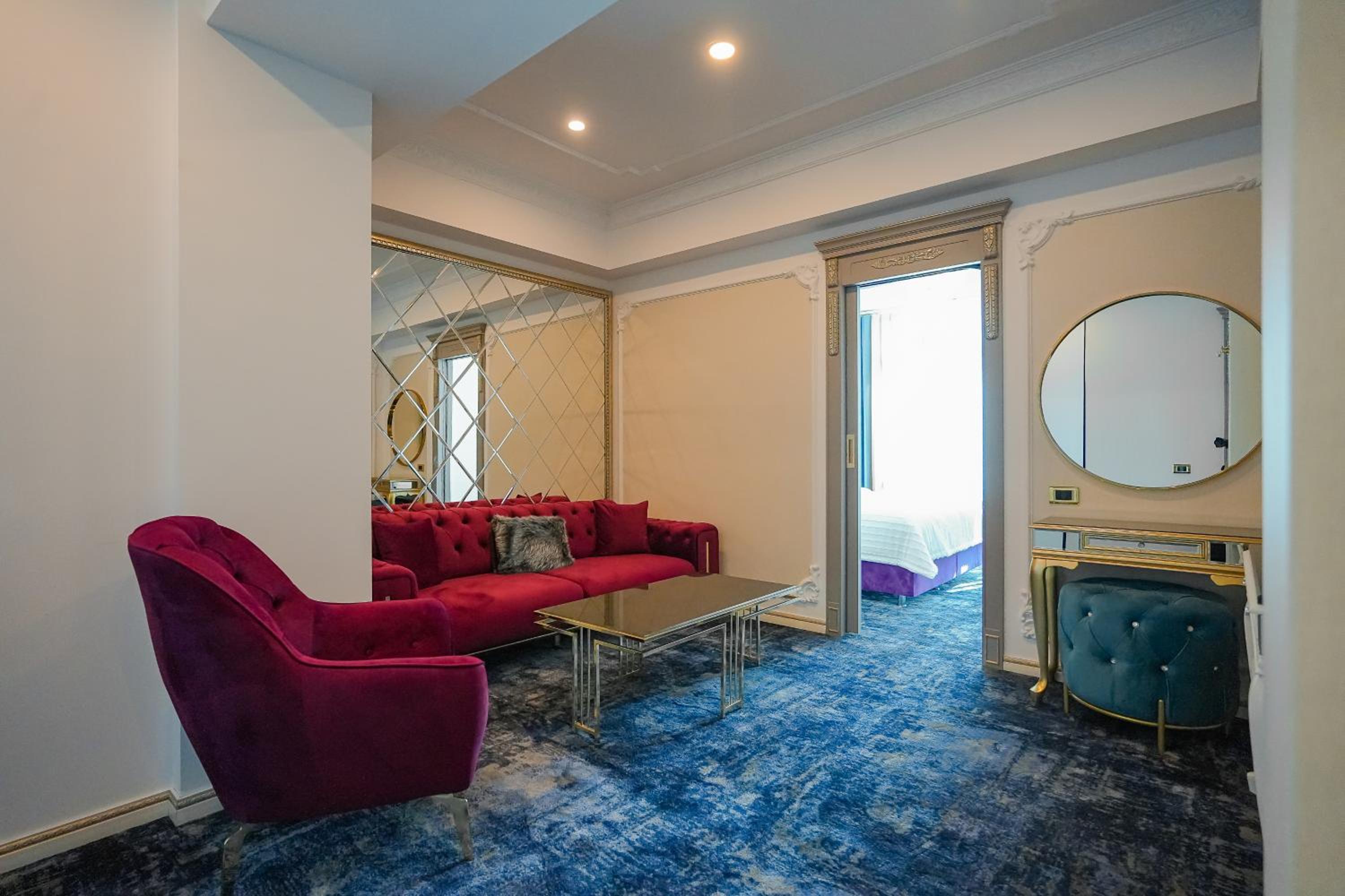 Suite - Photo 5