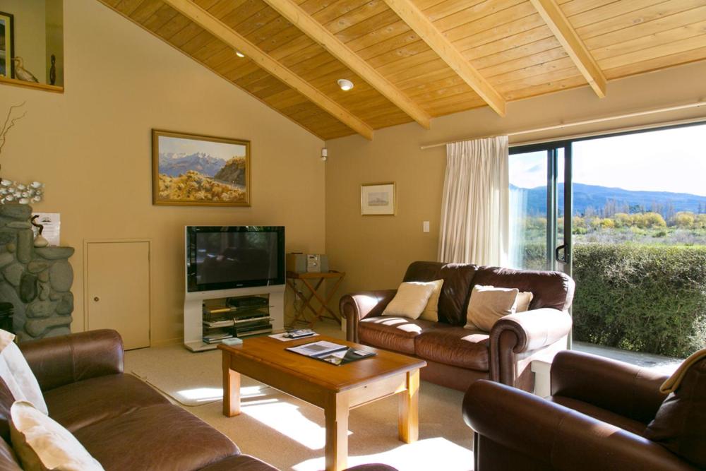 Three-Bedroom Villa - Photo 11
