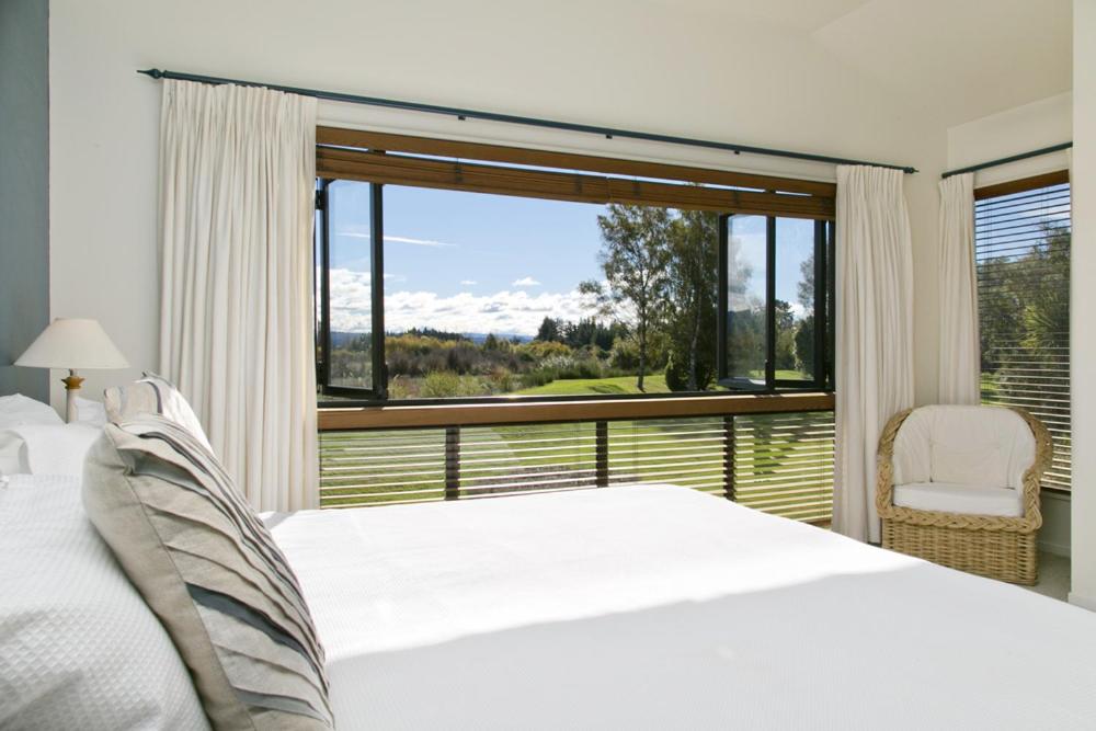 Three-Bedroom Villa - Photo 12