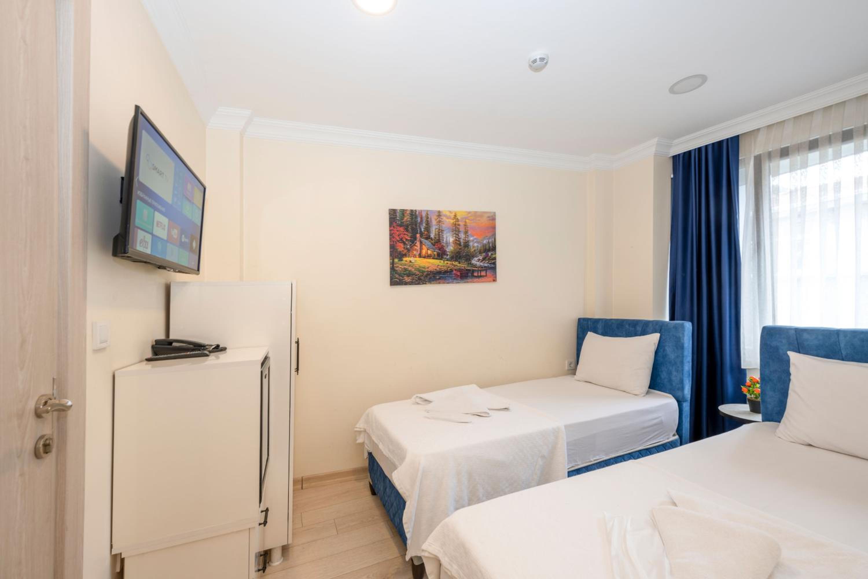 Standard Twin Room photo 2