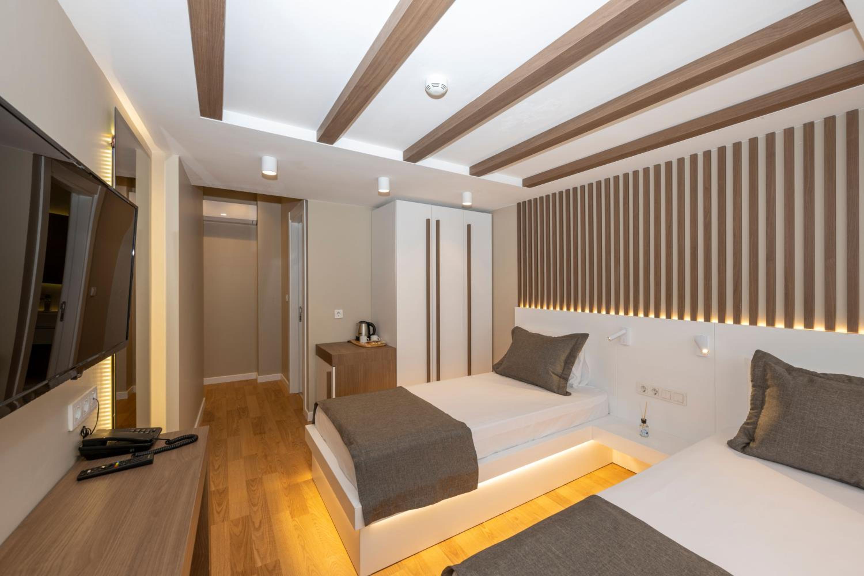 Deluxe Double or Twin Room photo 1