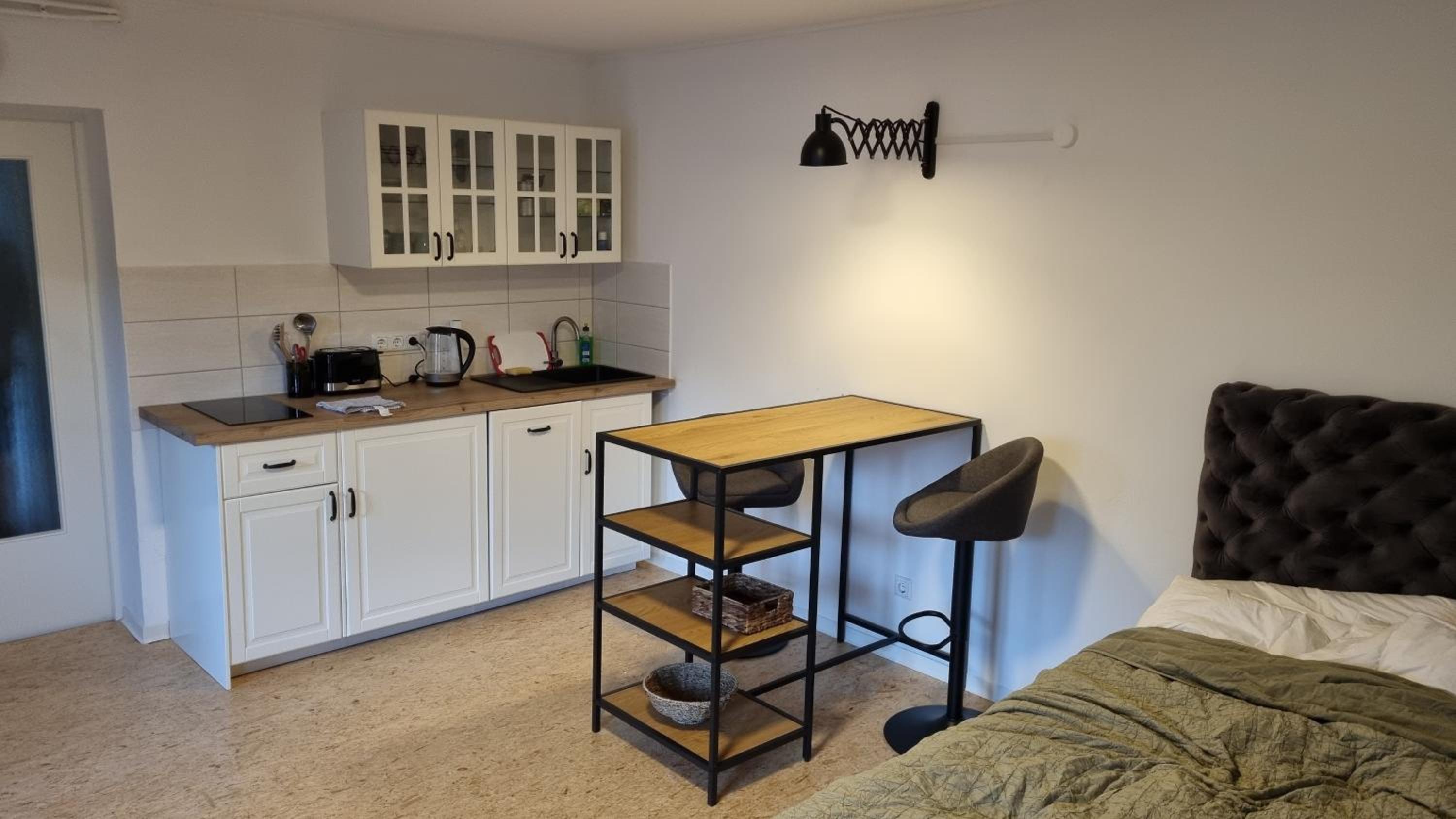 One-Bedroom Apartment photo 1