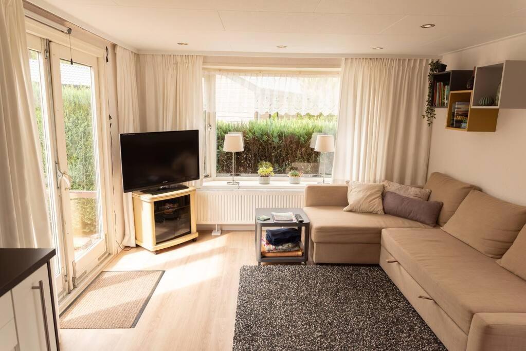 One-Bedroom House photo 1