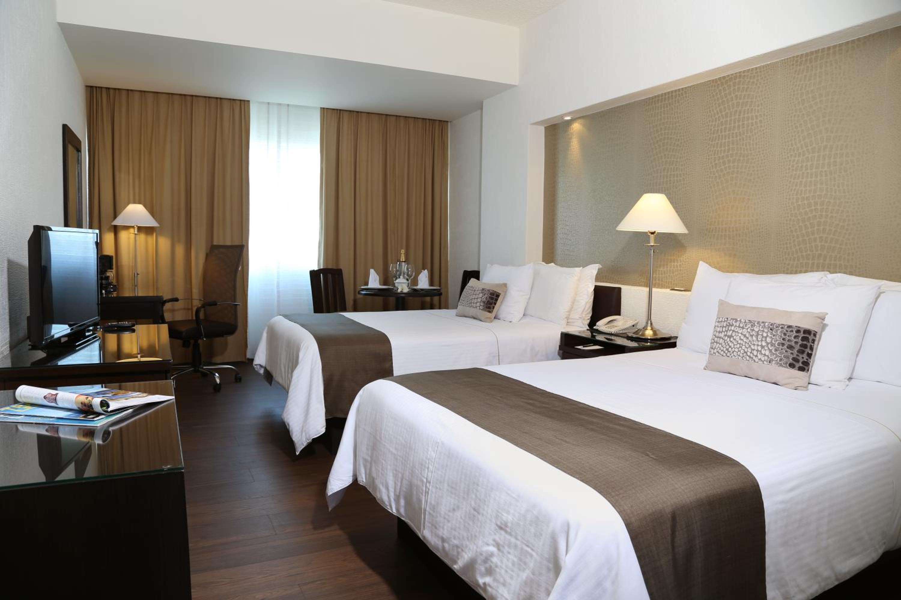 Superior Room with Two Double Beds - Photo 1