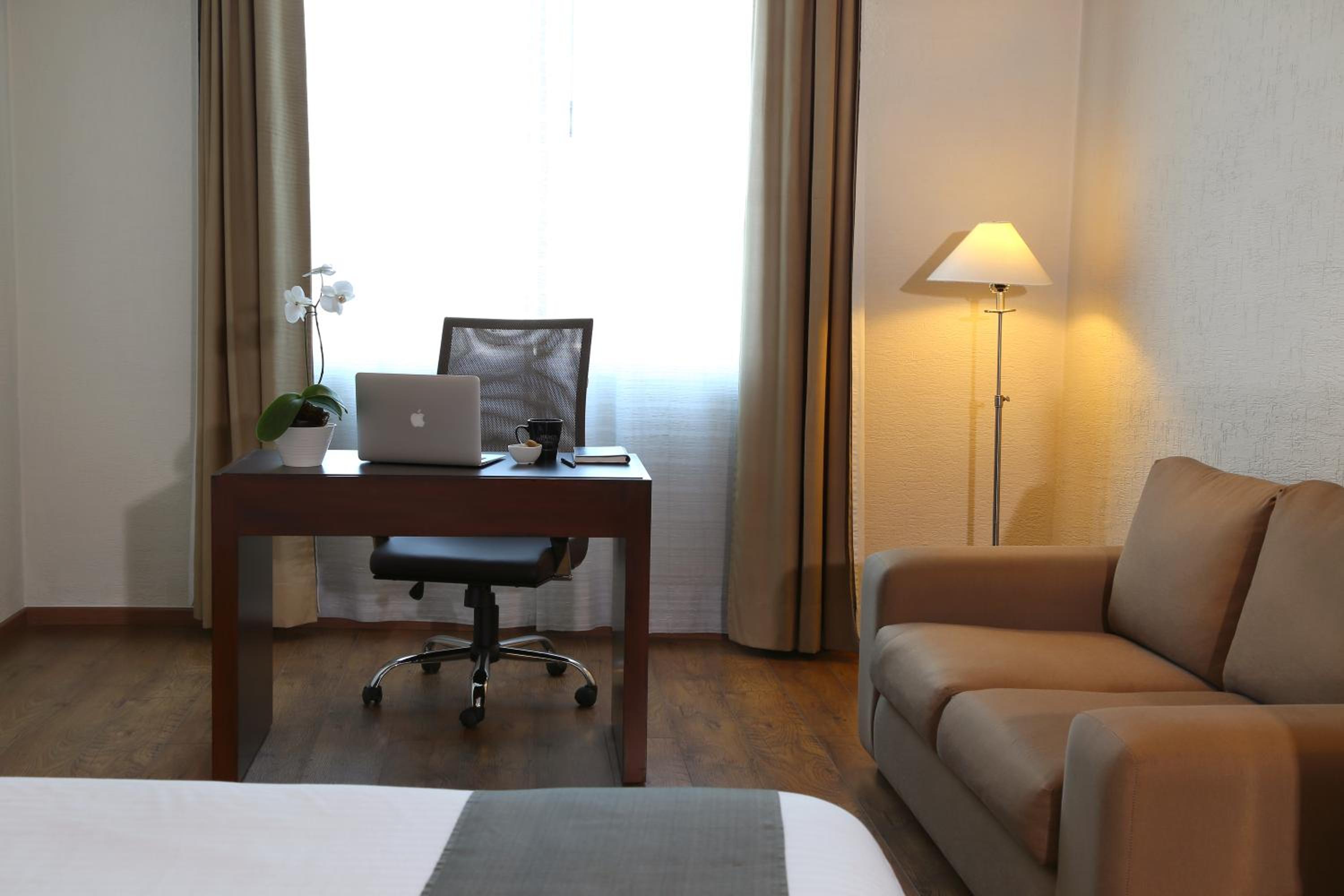 Superior Room with King Size bed - Photo 5