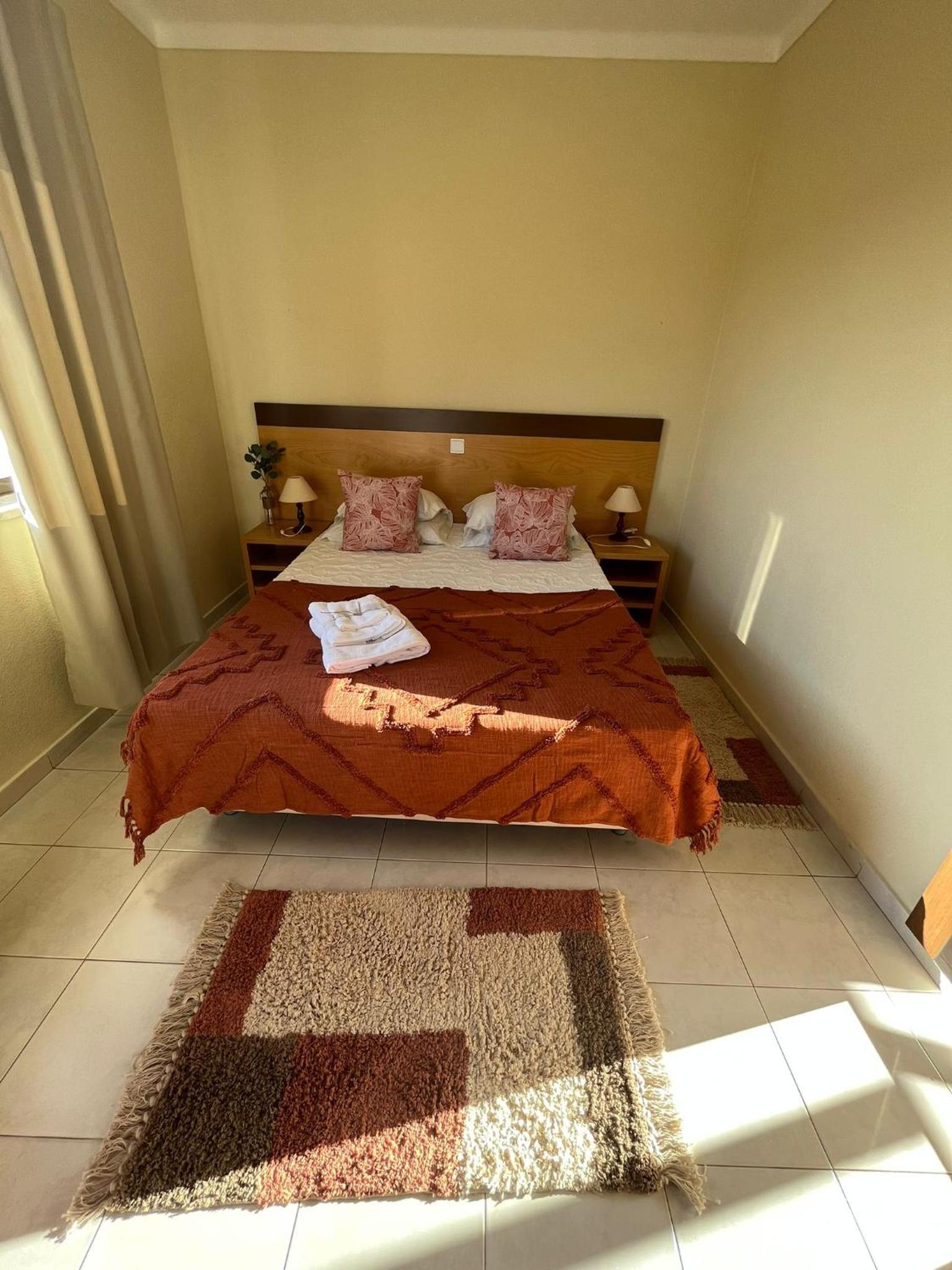 One-Bedroom Apartment - Photo 3