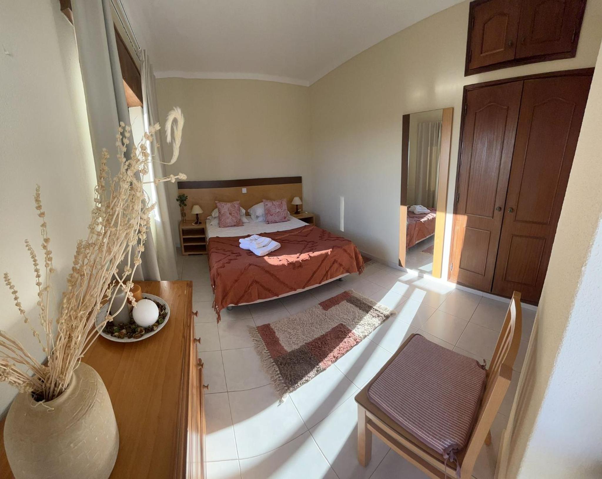 One-Bedroom Apartment - Photo 11